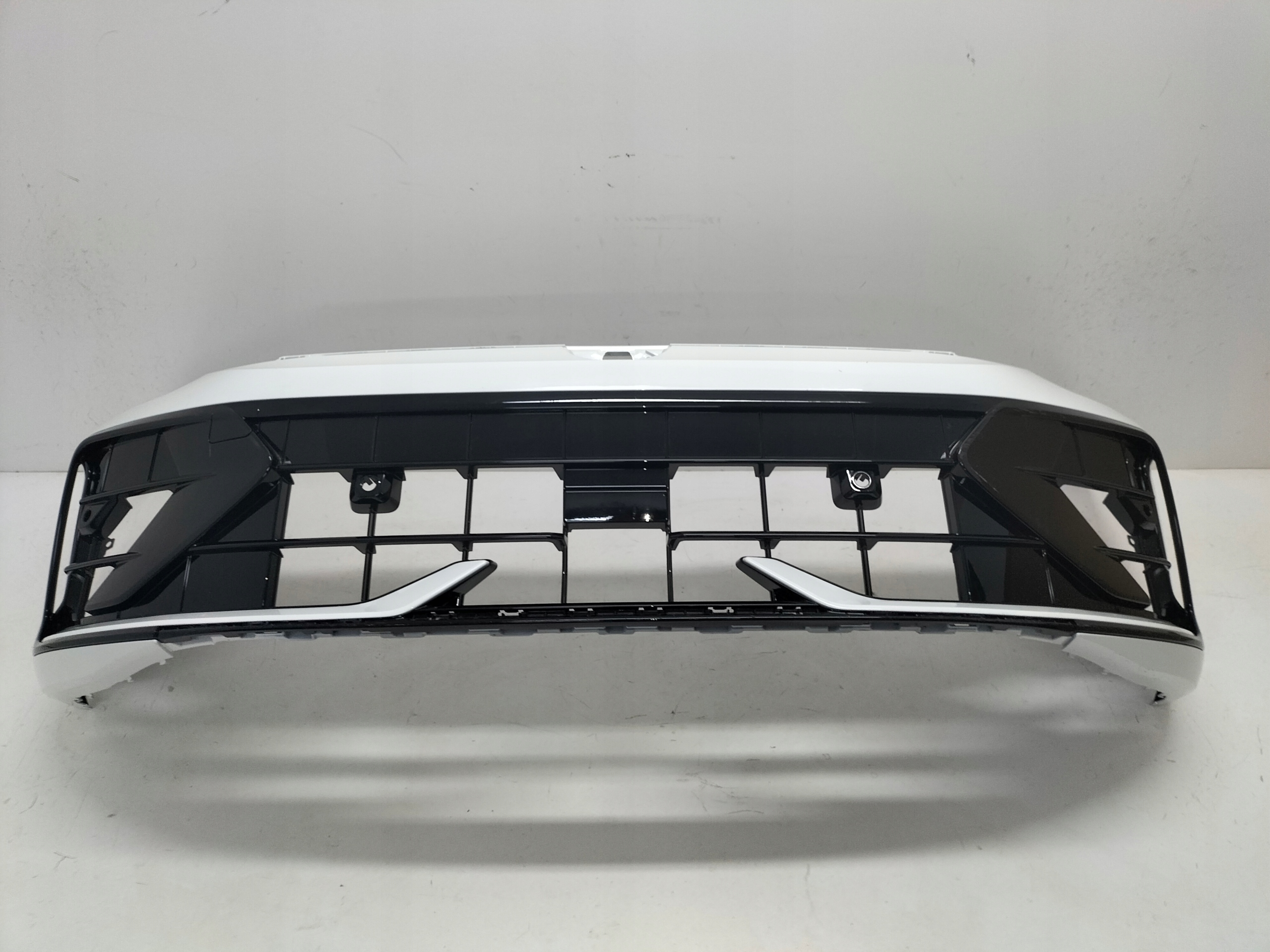 PREDNÝ NÁRAZNÍK VW GOLF 8 VIII LIFT 24- R20 R-TYPE