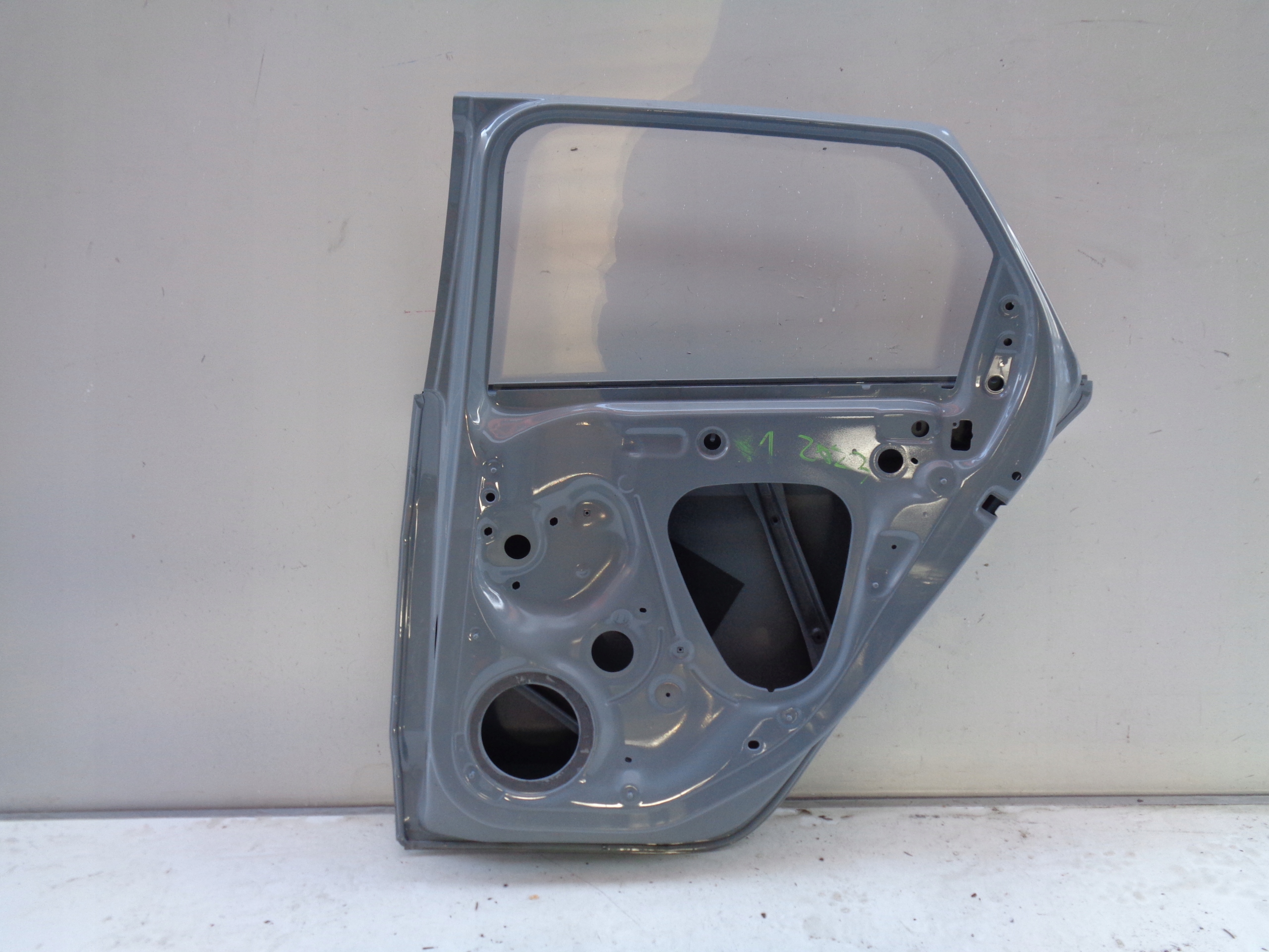 PRAVE ZADNE DVERE AUDI A1 82A 18- NR 38249