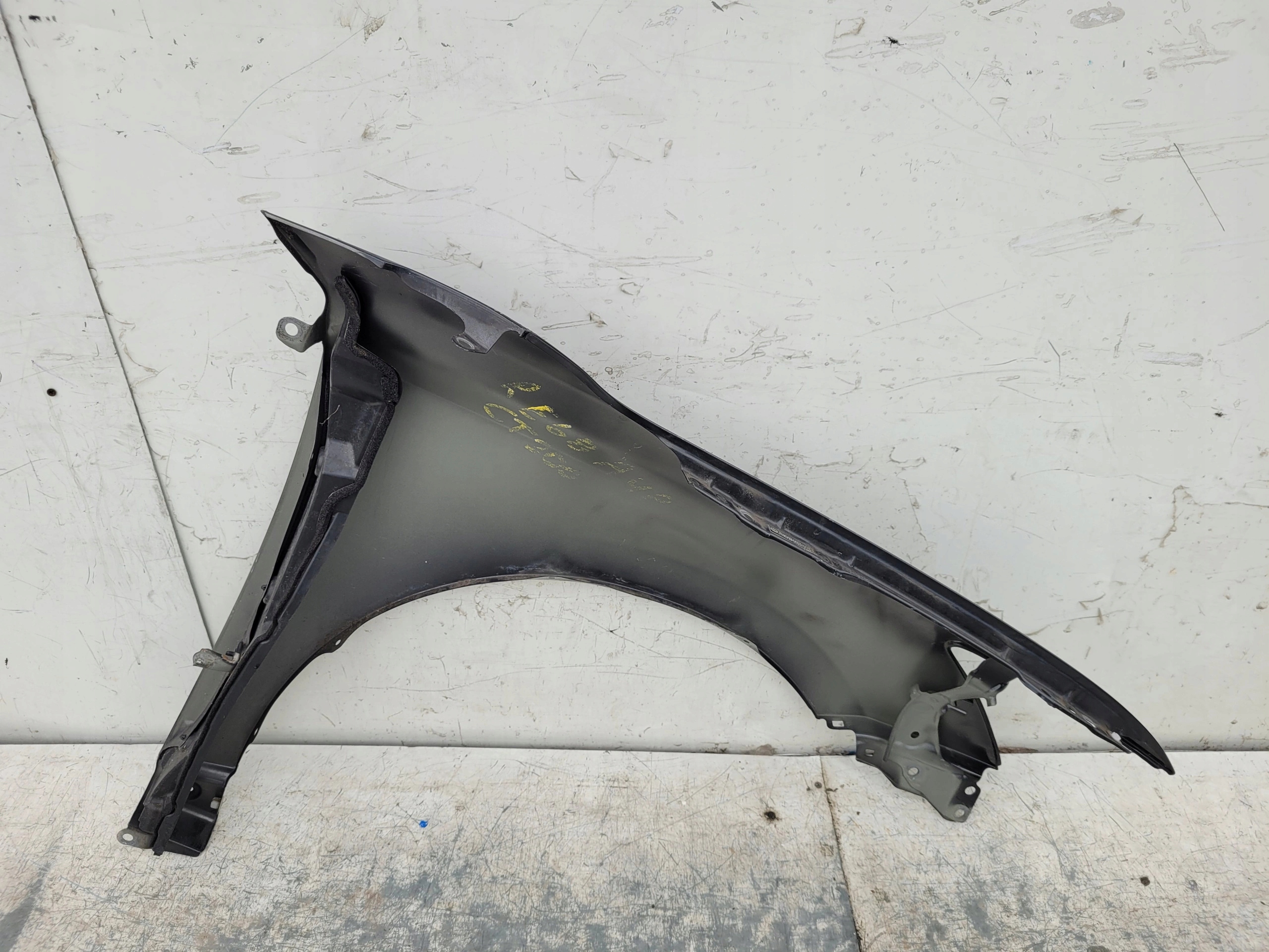 LEXUS CT 200H BLATNIK 010-022 ĽAVÝ PREDNÝ