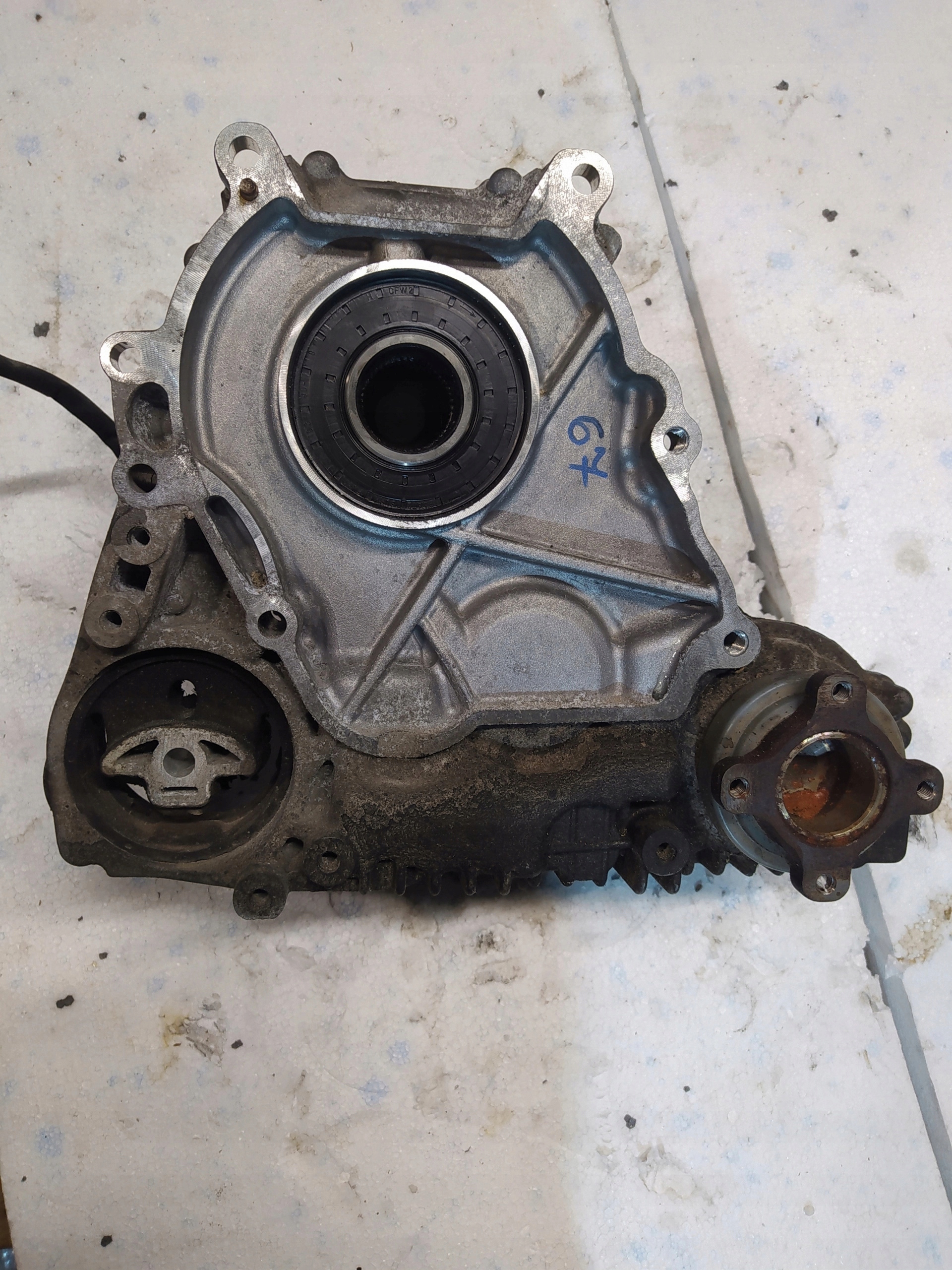 BMW E84 X1 PRIDAVNA PREVODOVKA PREVODOVKY 7643755