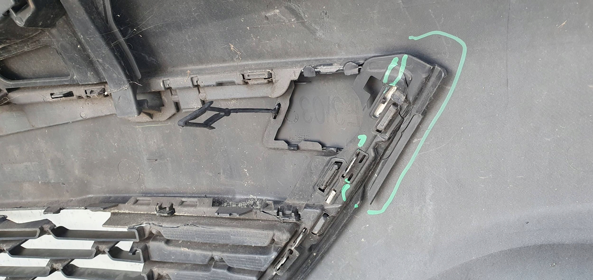 Opel Astra J lift PREDNÝ NÁRAZNÍK 13368660