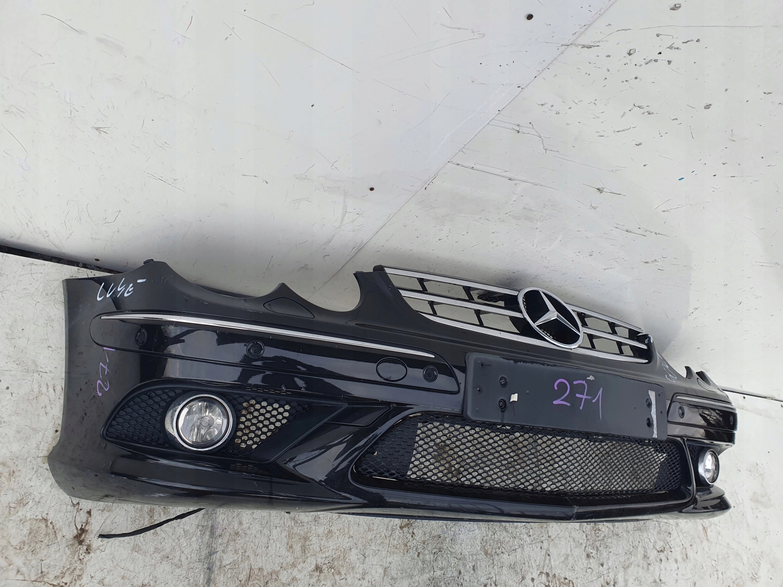 MERCEDES W 209 CLK AMG PREDNÝ NÁRAZNÍK