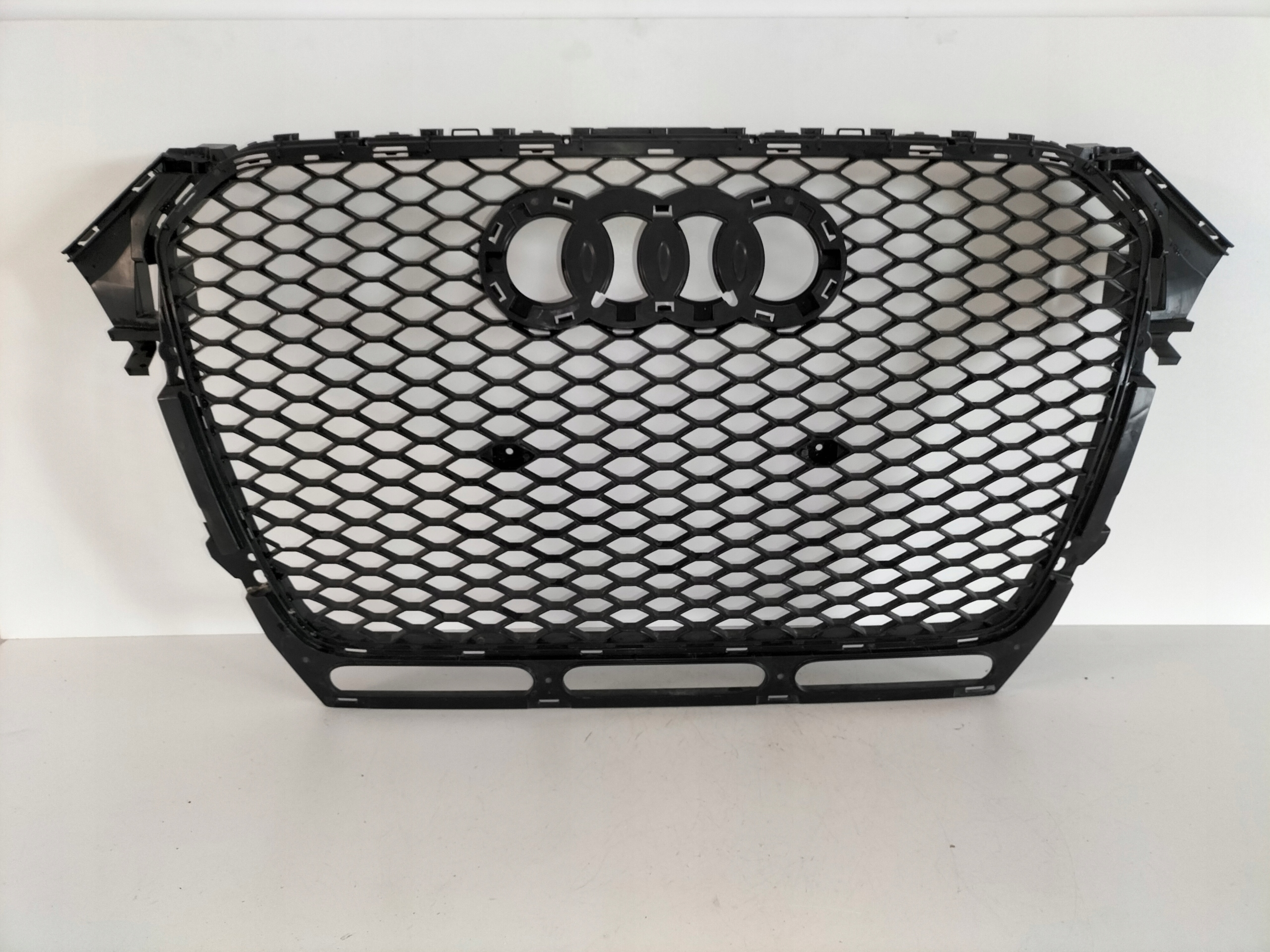 MRIEZKA LISTA AUDI A4 RS4 B8 LIFT 12-15