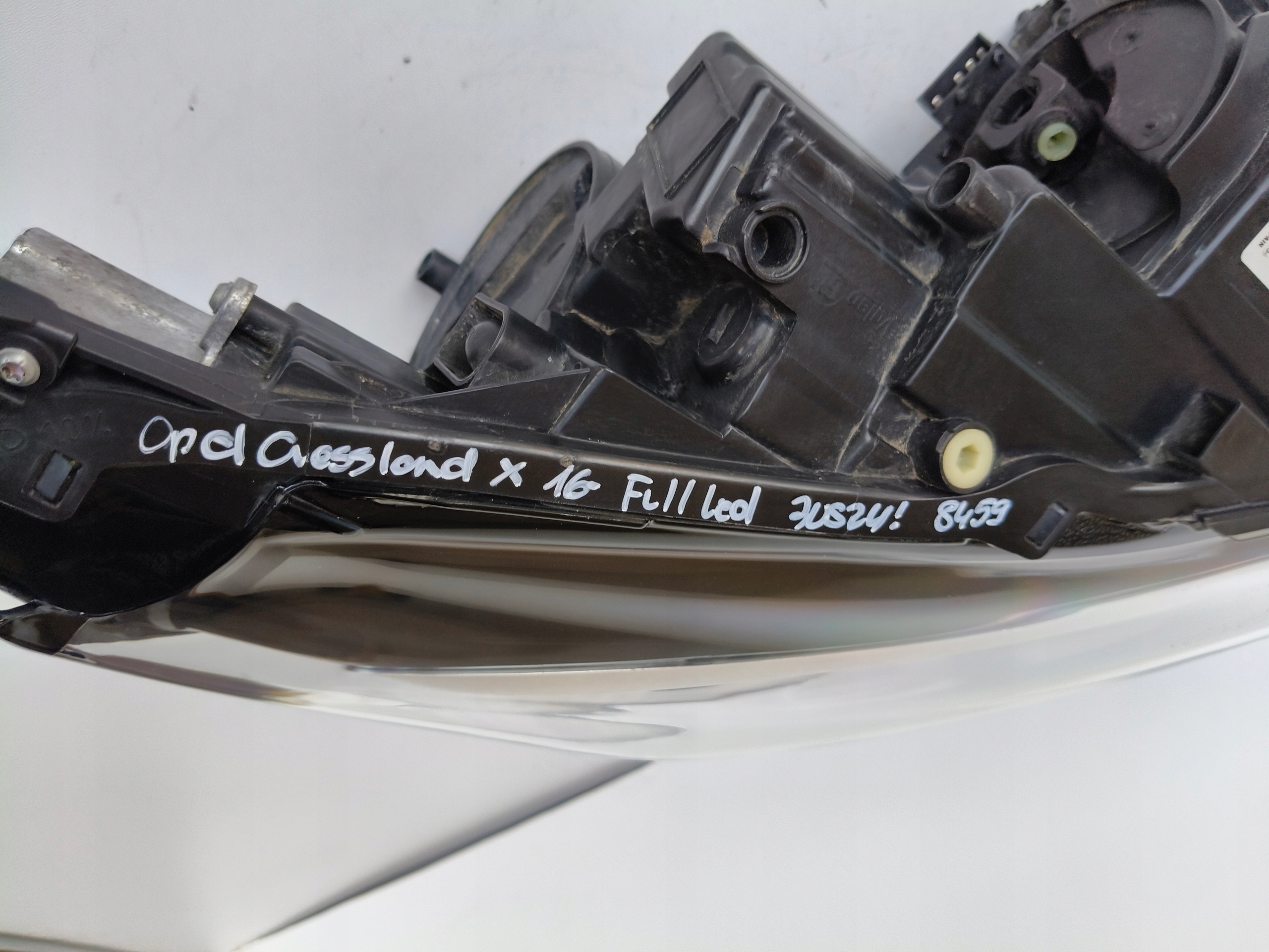 PRAVE PREDNE SVETLO OPEL CROSSLAND X 16- FULL LED