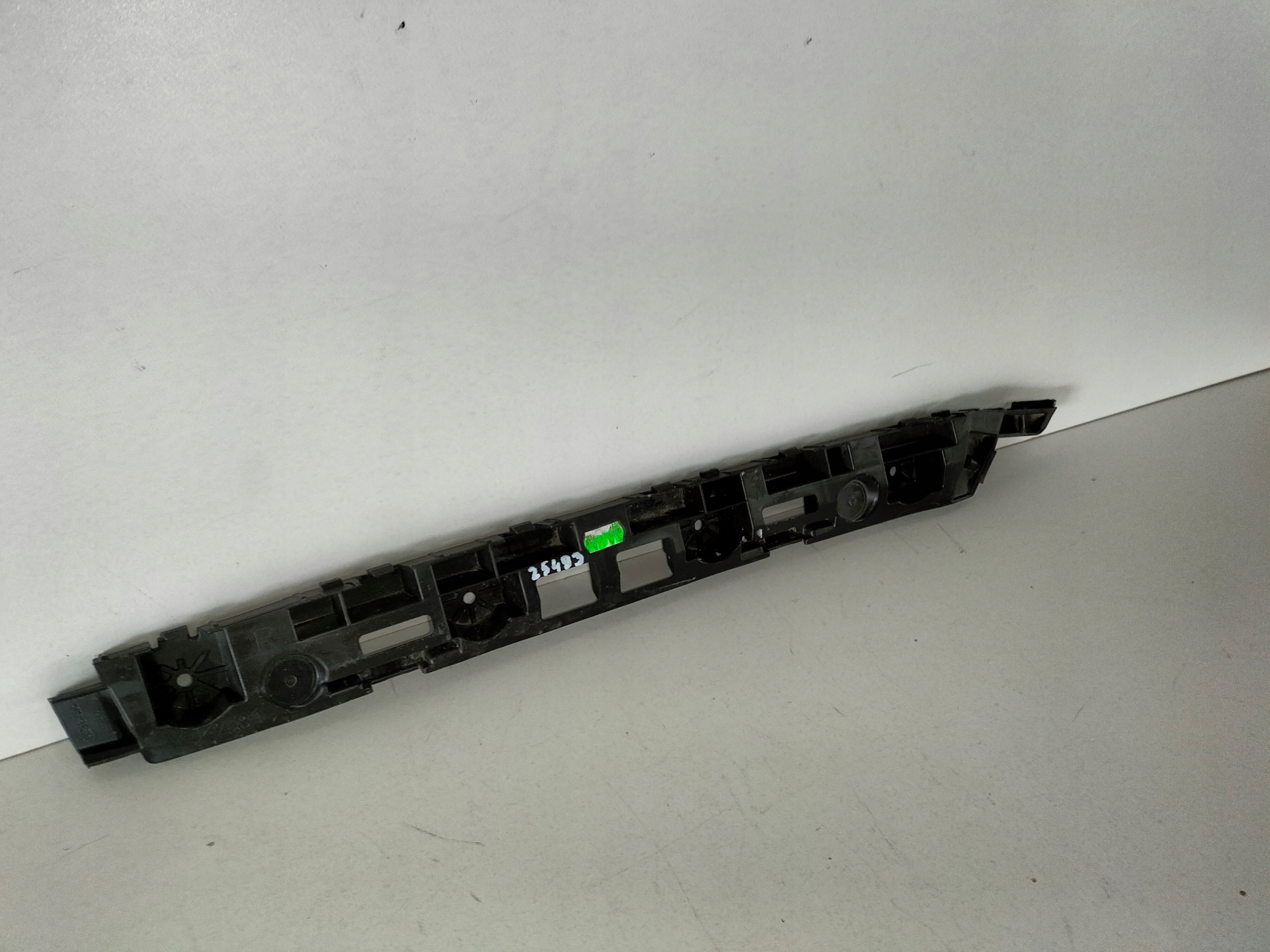 PRAVY ZADNY DRZIAK SKODA SUPERB III 15- SDN