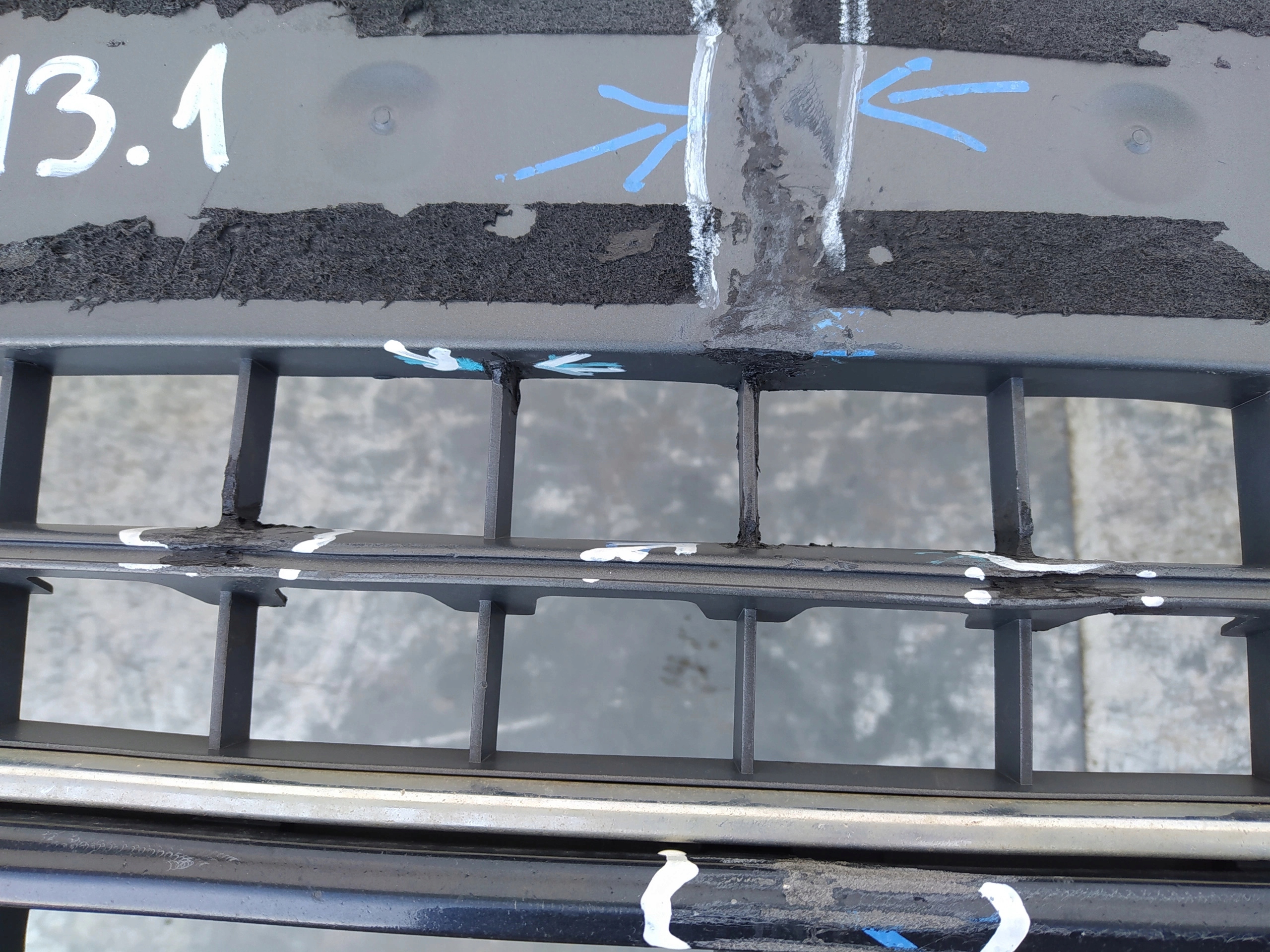 AUDI A4 B8 XENON S-LINE PREDNÝ NÁRAZNÍK