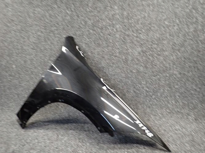 BMW X1 F48 15- PRAVY PREDNY BLATNIK