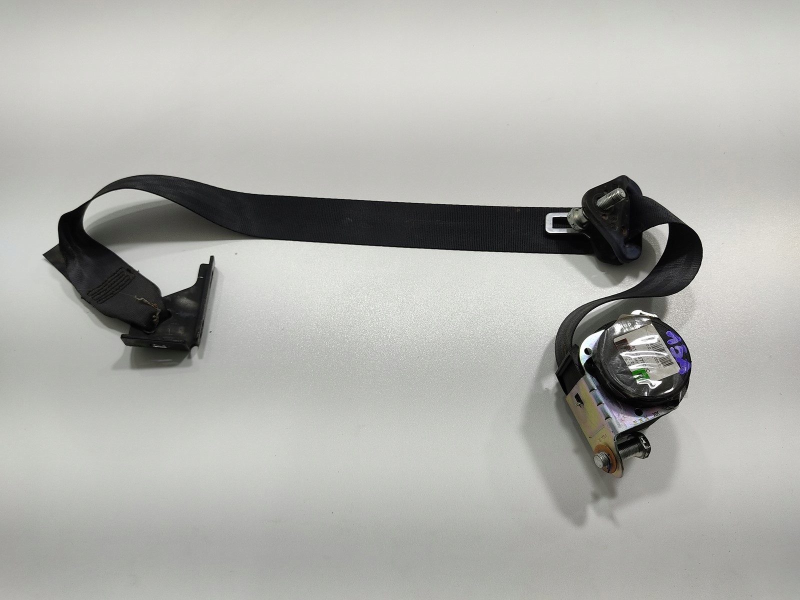 PRAVY PREDNY BEZPECNOSTNY PÁS DEFENDER 615237500C 2007-14