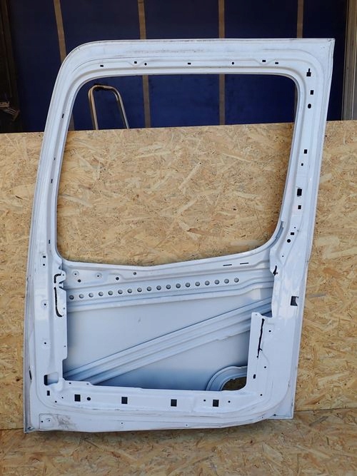 MERCEDES ACTROS MP4 PRAVE PREDNE DVERE