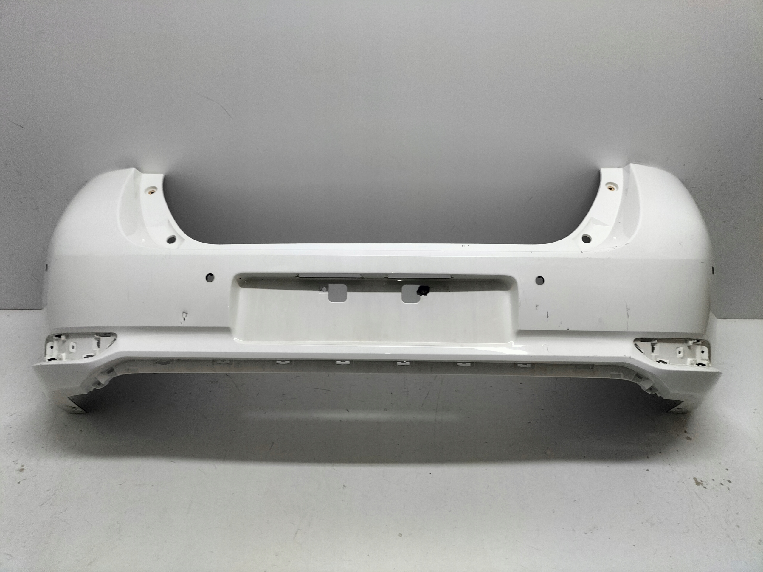 ZADNÝ NÁRAZNÍK TOYOTA AURIS II LIFT 15-18 HB