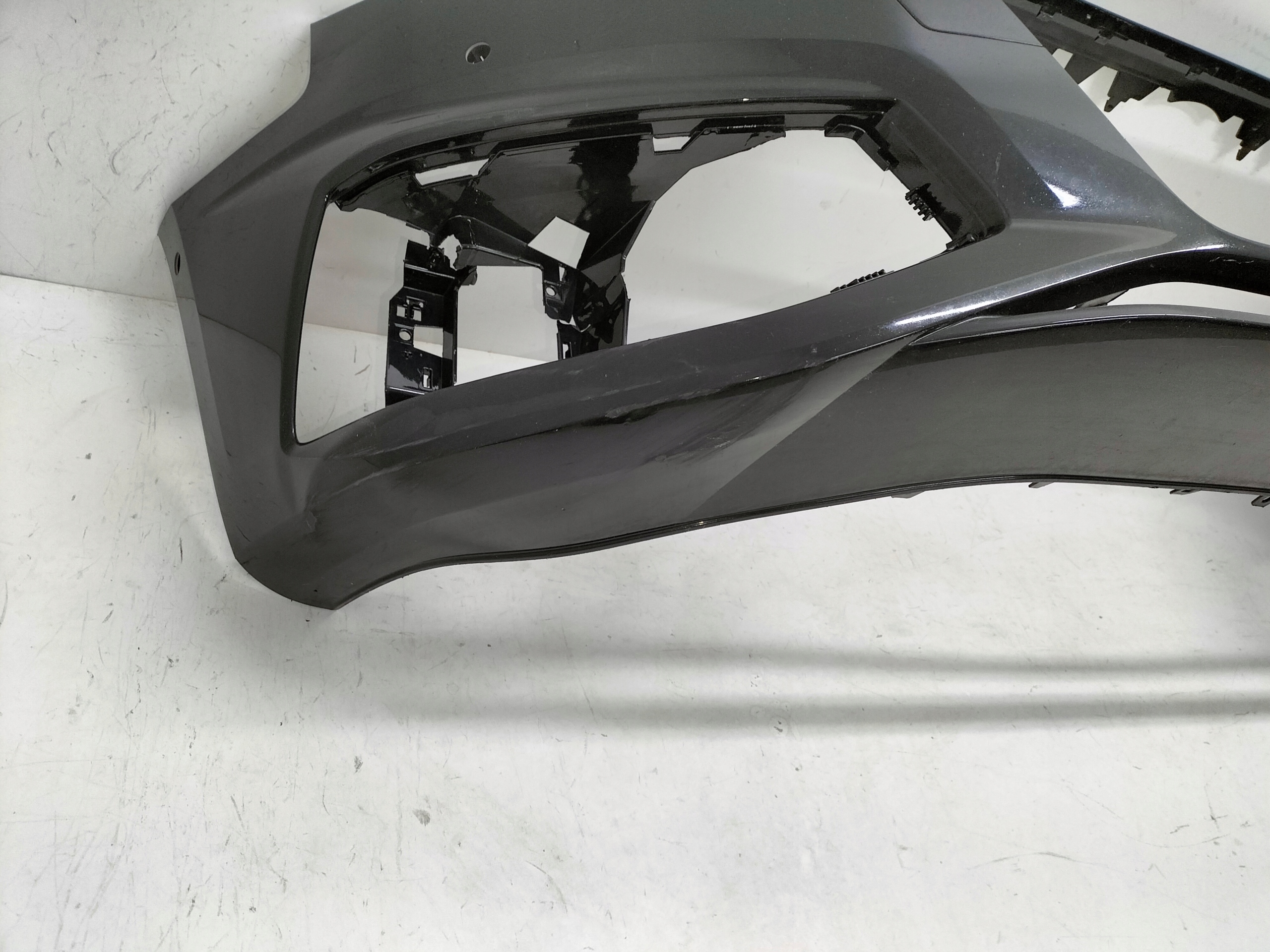 PREDNÝ NÁRAZNÍK AUDI A4 B9 LIFT 19-
