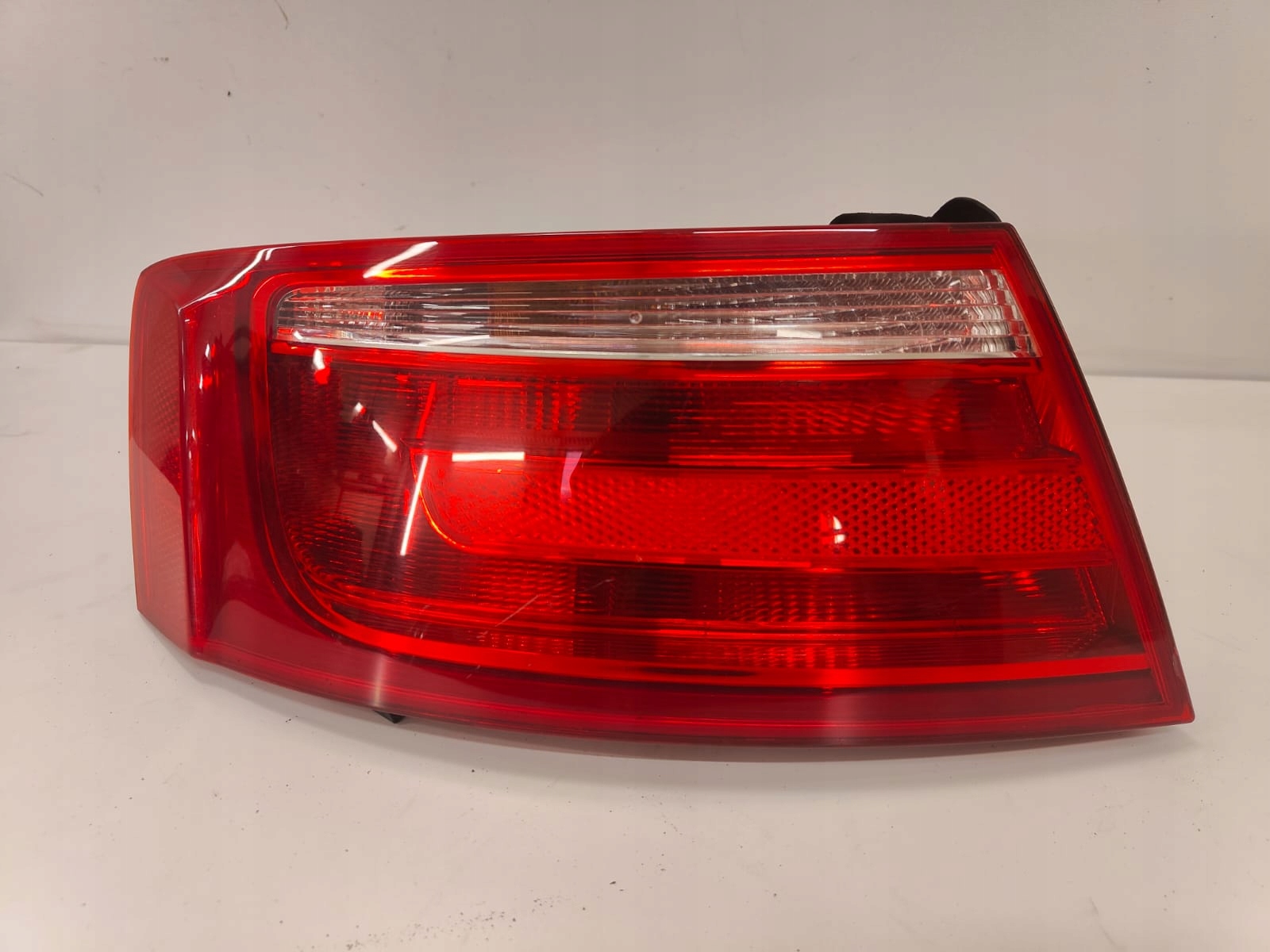 Audi a5 07-11 8T0945095 LAVE ZADNE SVETLO