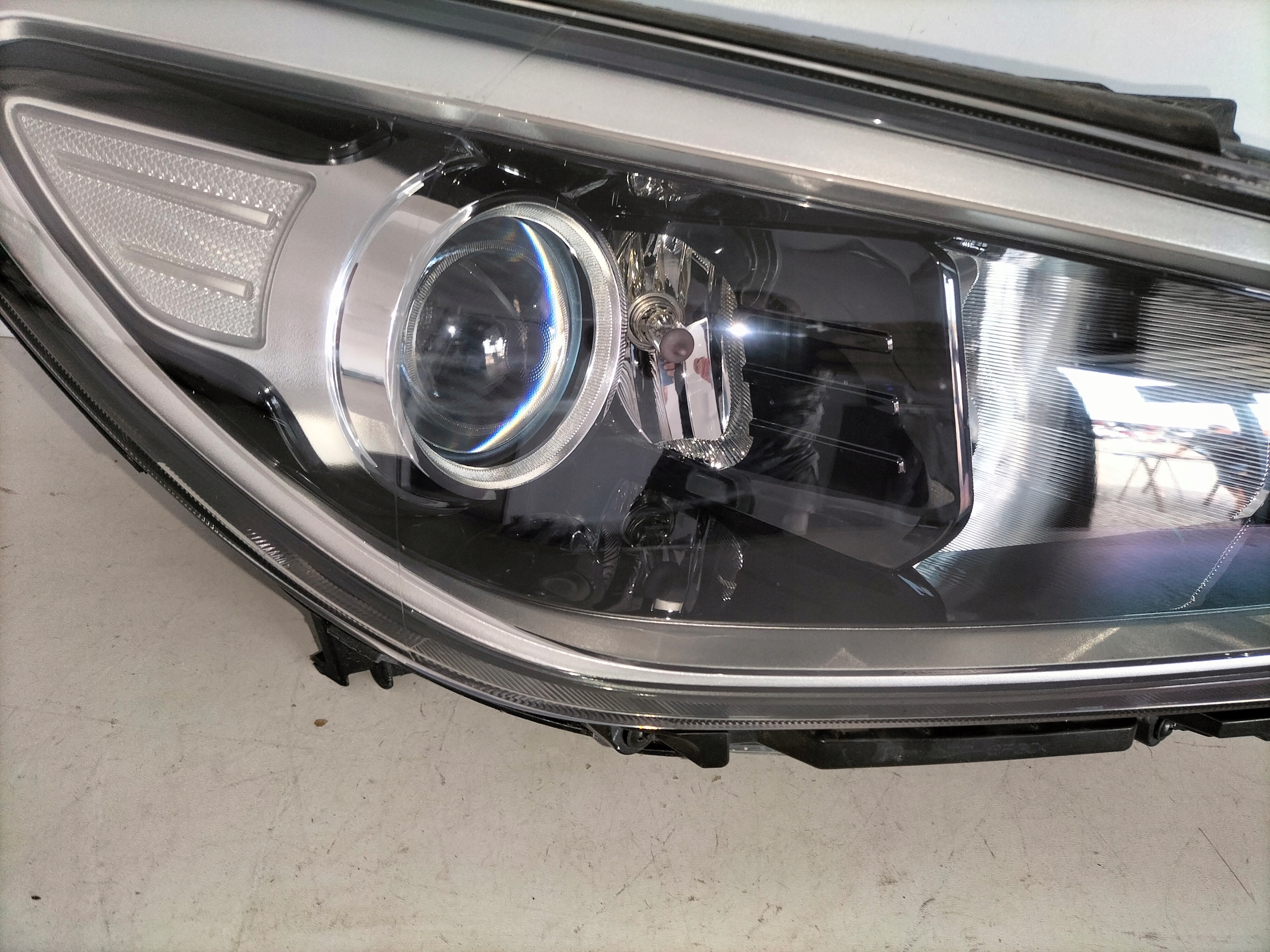 PRAVE PREDNE SVETLO HYUNDAI I30 III 17-
