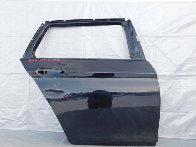 BMW 5 F11 KOMBI PRAVE ZADNE DVERE