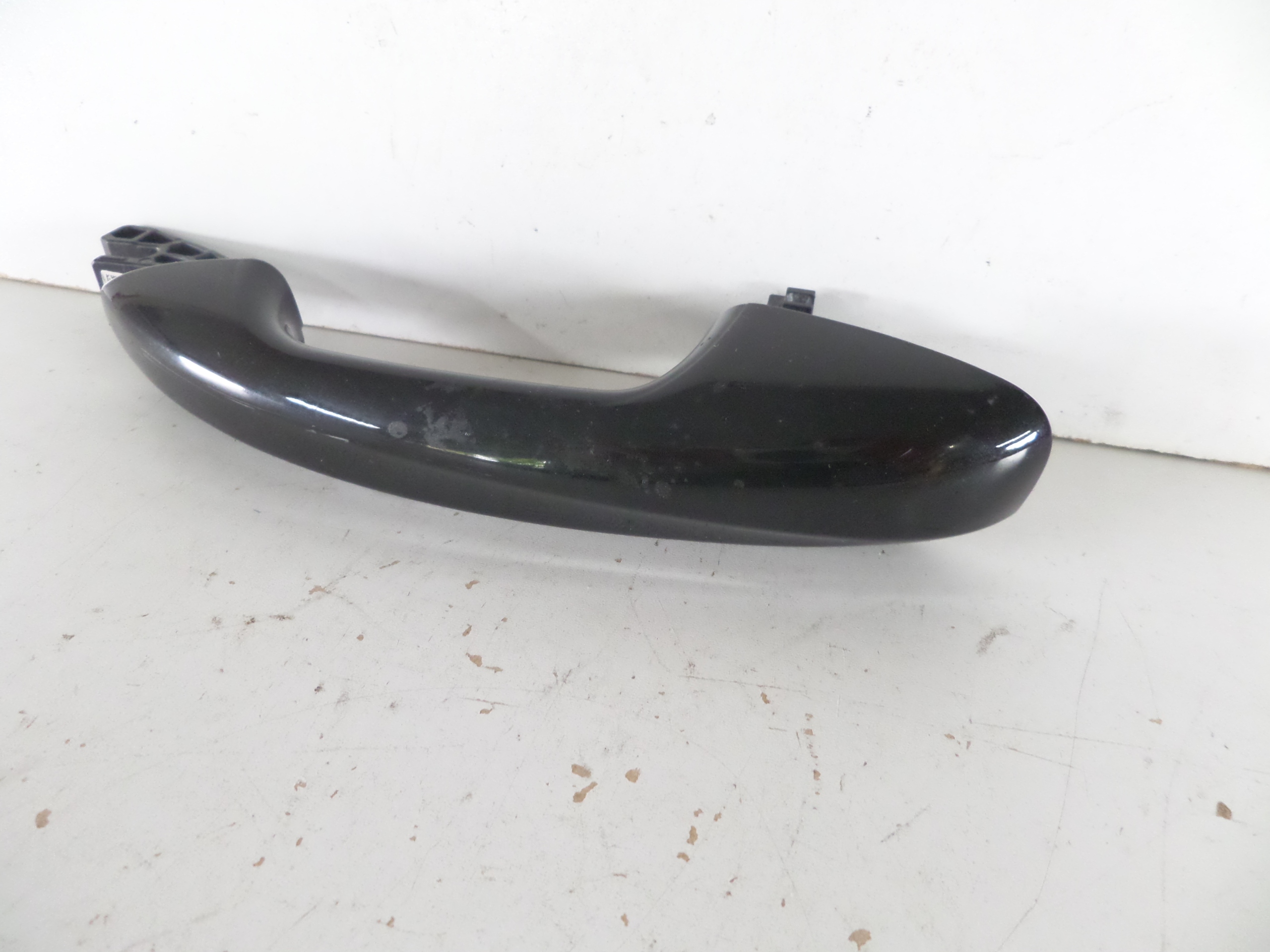 KLUČKA ĽAVÝCH PREDNÝCH DVERÍ MERCEDES C KLASA W205 14-