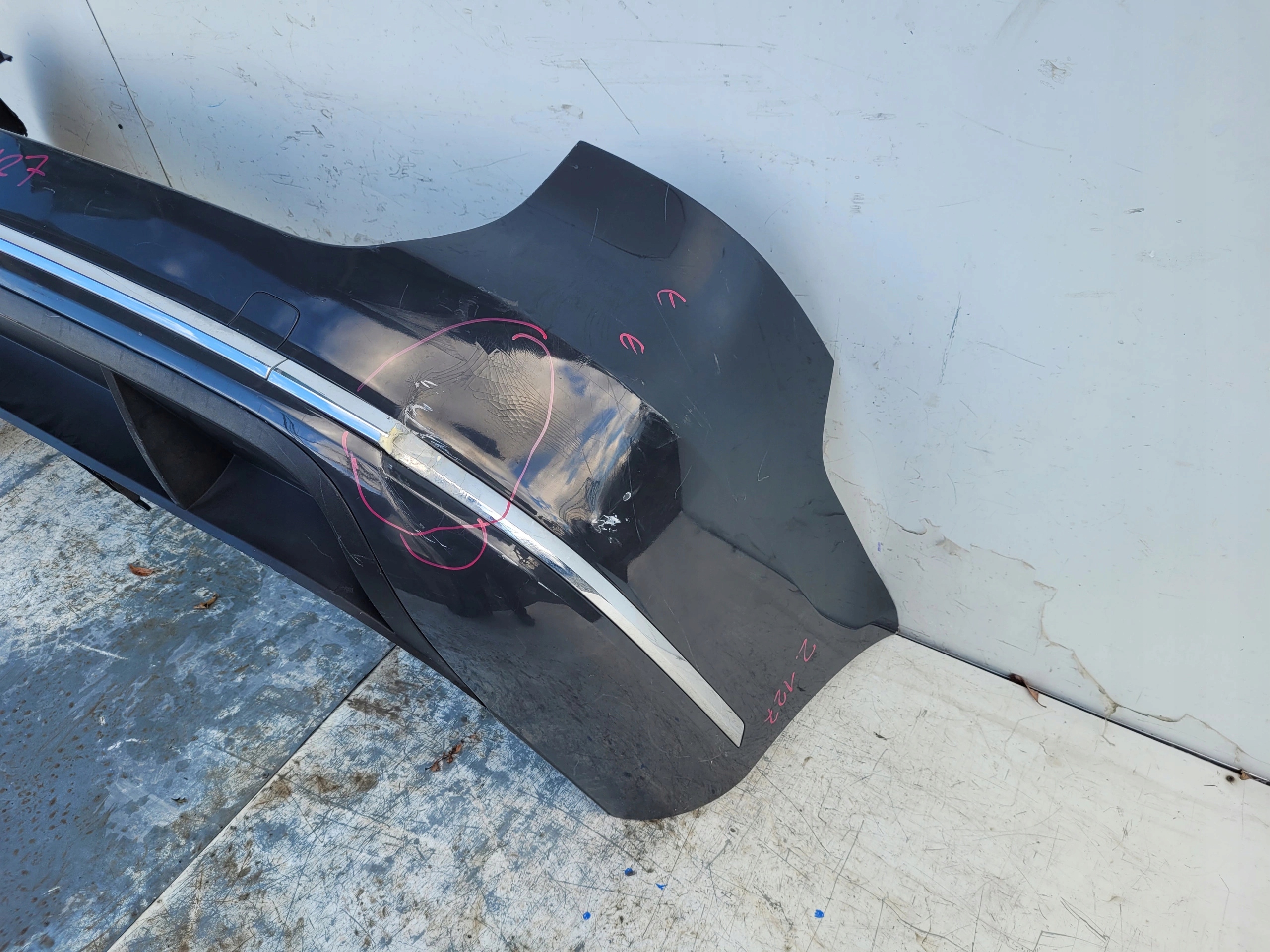 VW PASSAT B7 KOMBI ZADNÝ NÁRAZNÍK