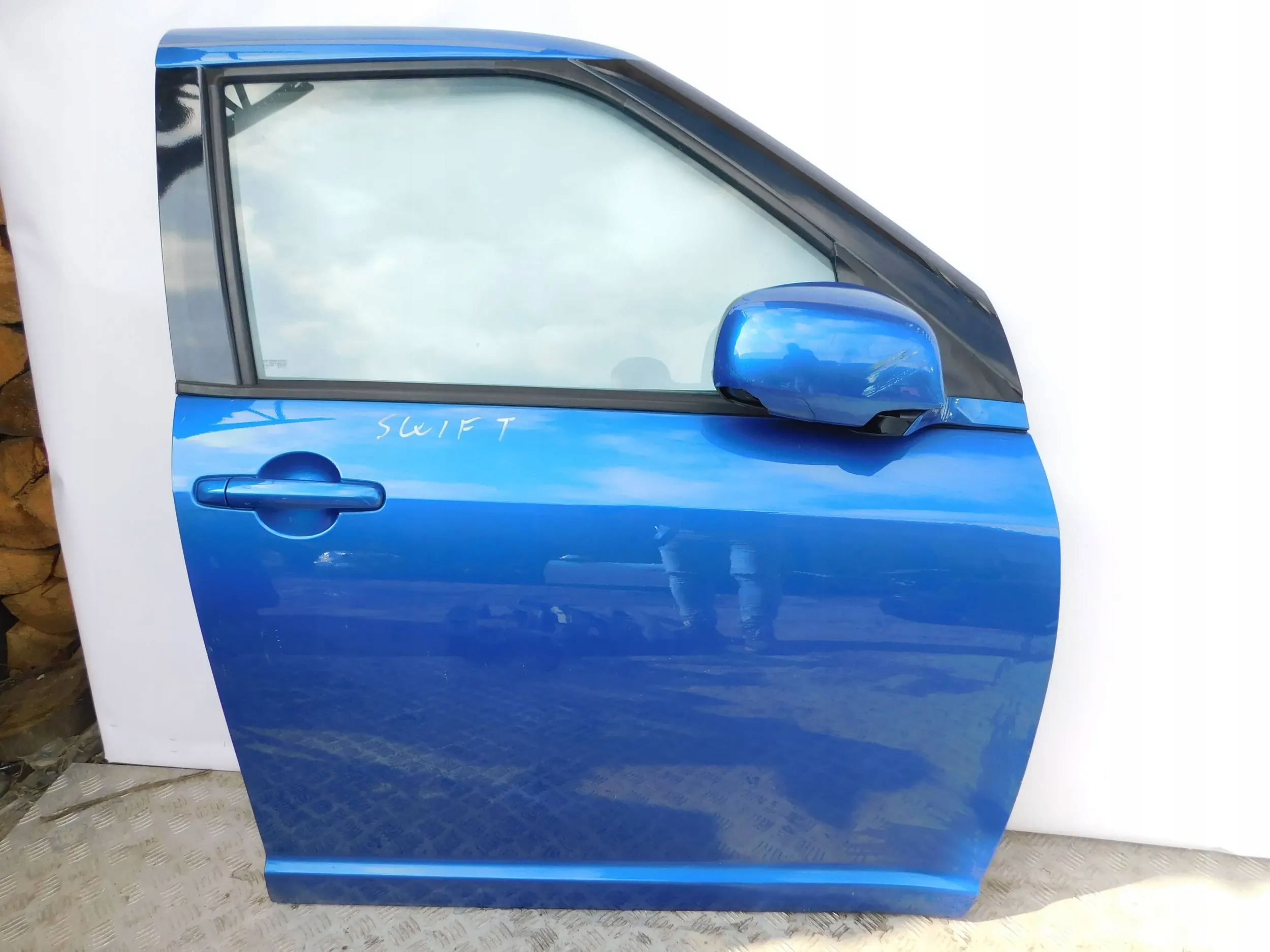 PRAVE PREDNE DVERE SUZUKI SWIFT MK6