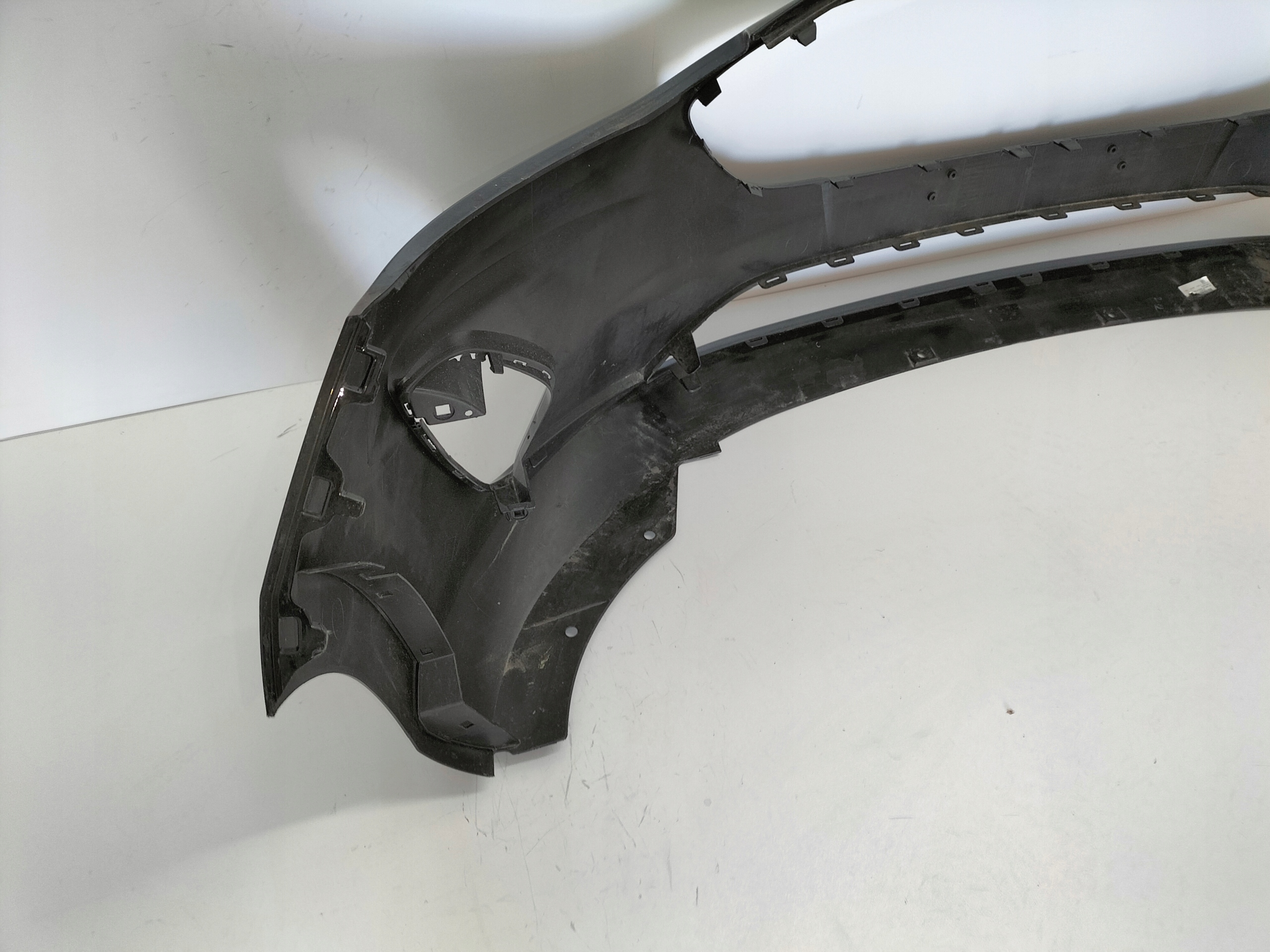 PREDNÝ NÁRAZNÍK FORD FIESTA MK8 17-