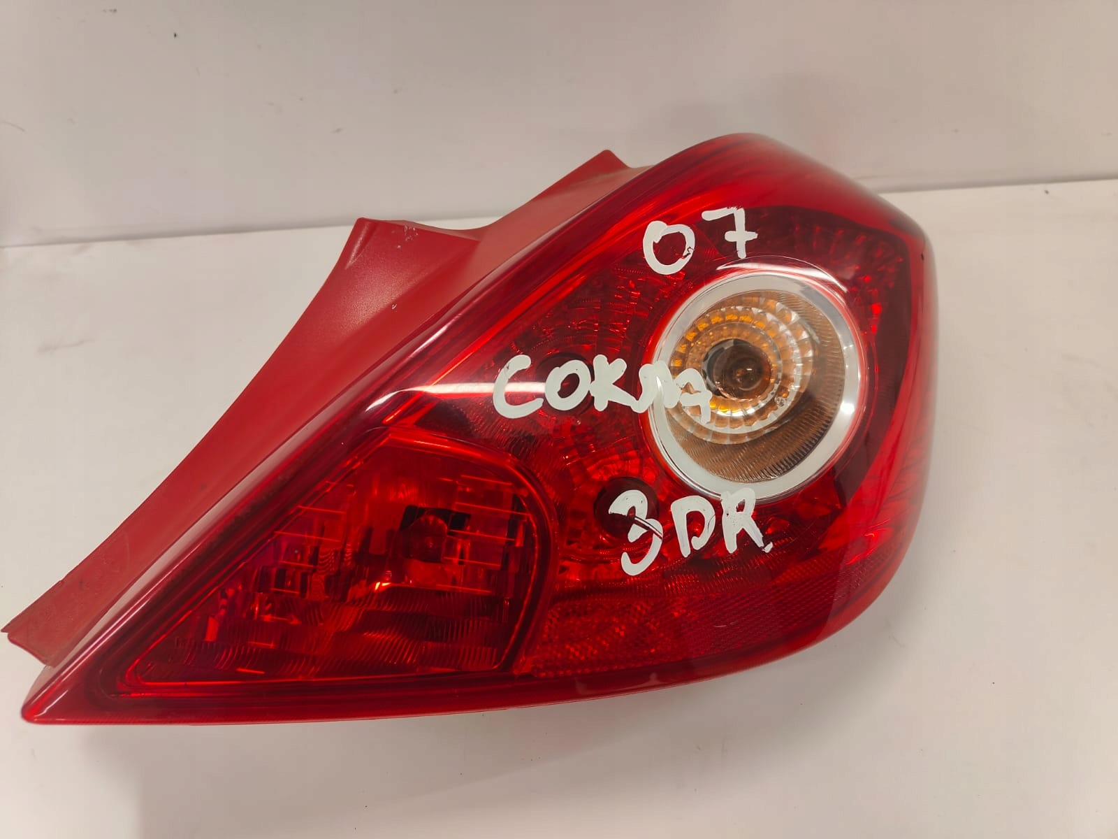 Opel Corsa d 07 3DVER 13211841 ZADNE SVETLONA ZADNA PRAVA