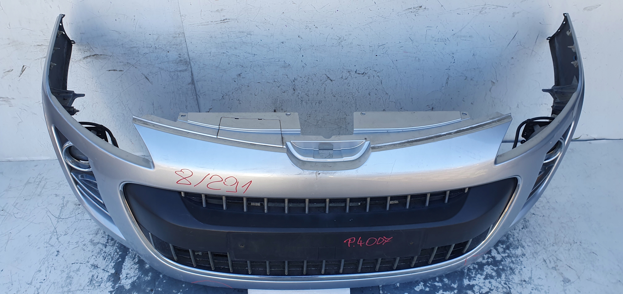 Peugeot 4007 PREDNÝ NÁRAZNÍK