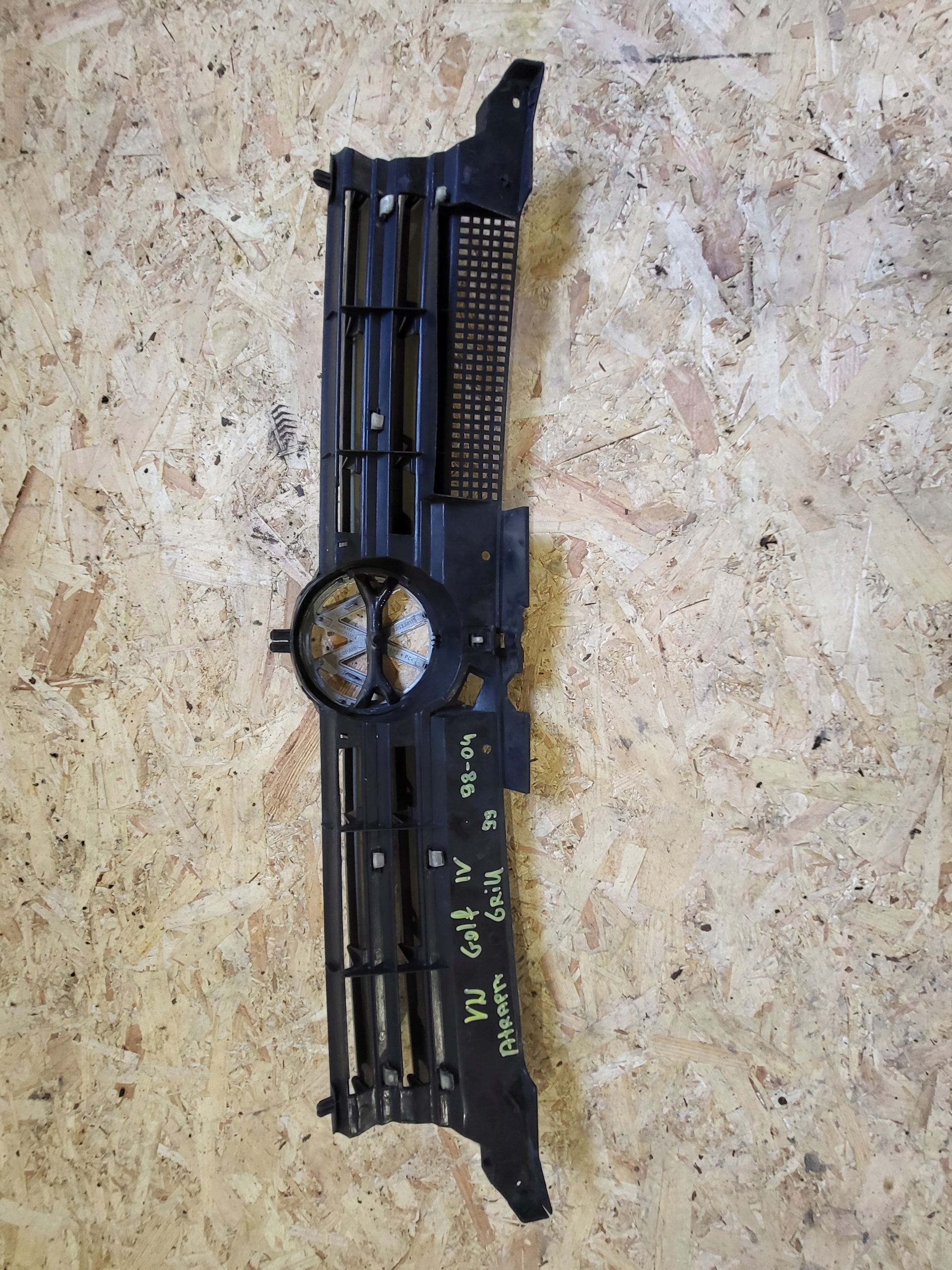 MRIEZKA LISTA VOLKSWAGEN GOLF 4 IV OE 1J0853555G