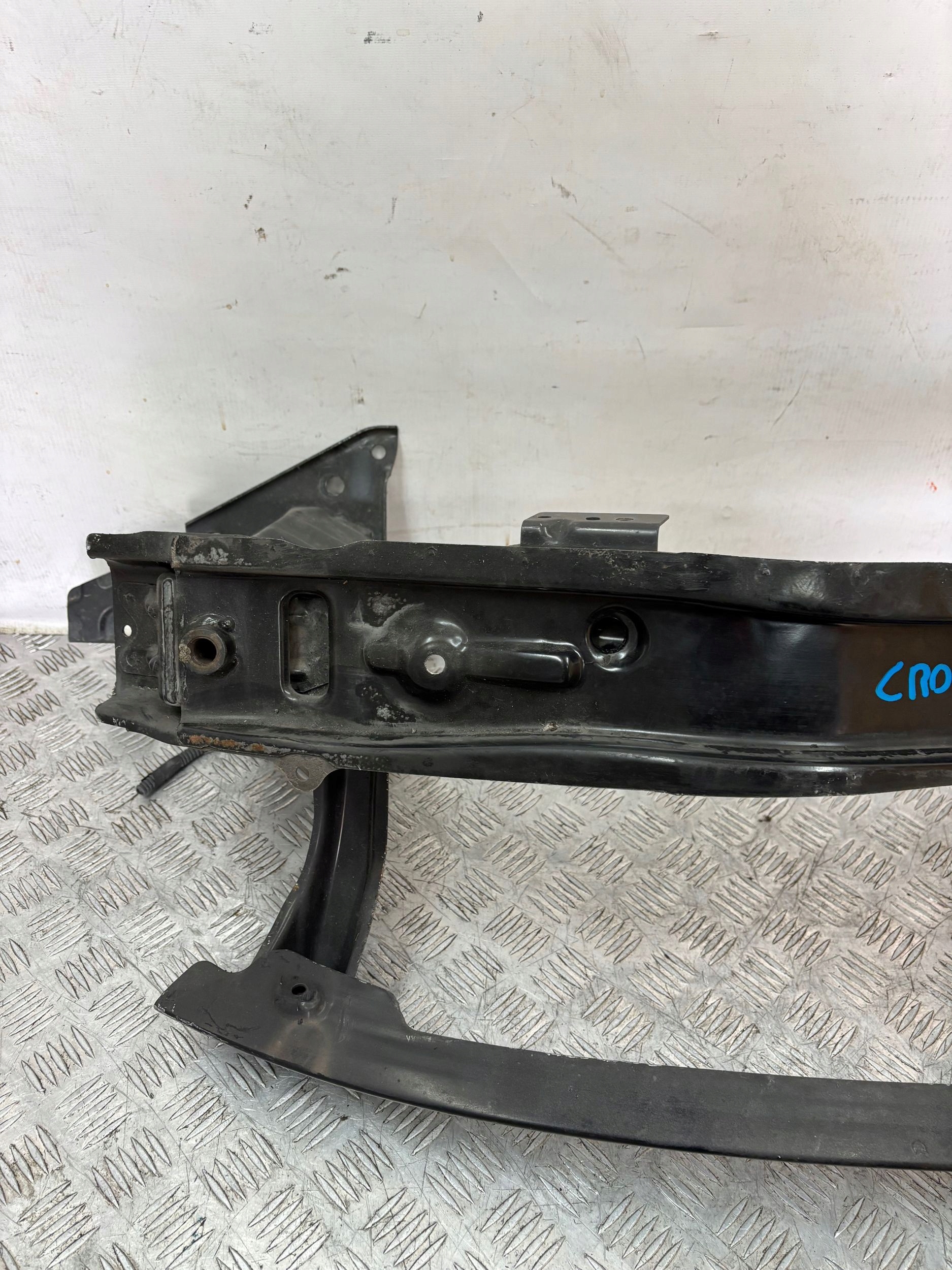 VYSTUHA PREDNEHO NARAZNIKA FIAT CROMA LIFT 08-