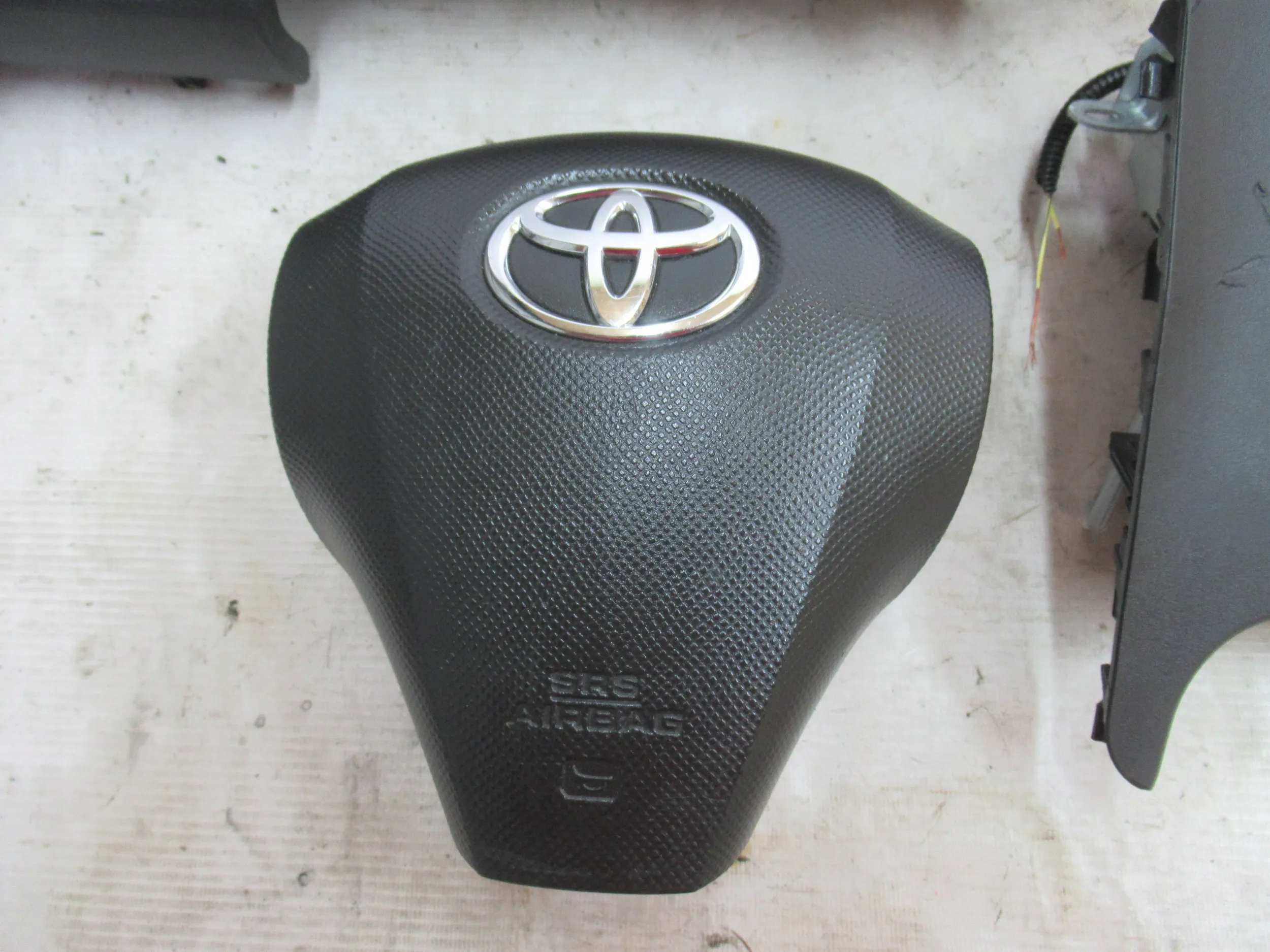 PRÍSTROJOVÁ DOSKA AIRBAG TOYOTA YARIS II 2