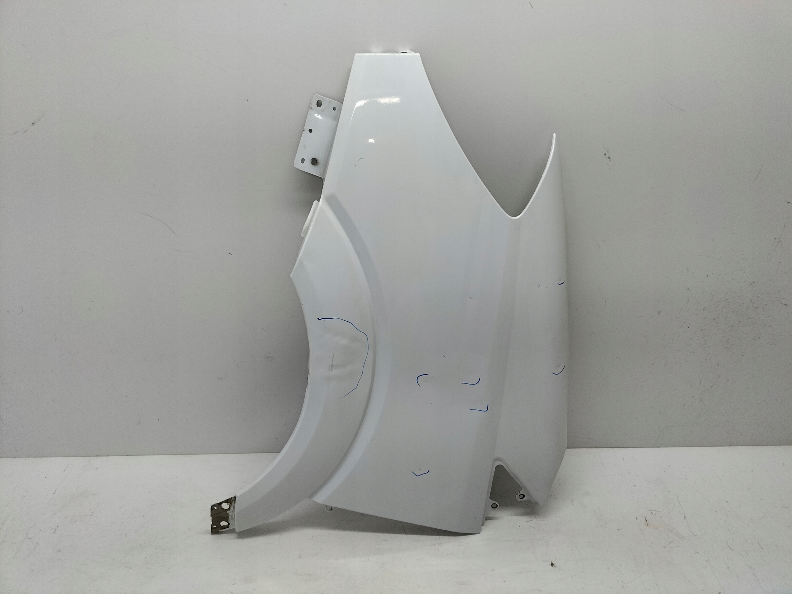 ĽAVÝ PREDNÝ BLATNÍK MERCEDES SPRINTER W906 06-13
