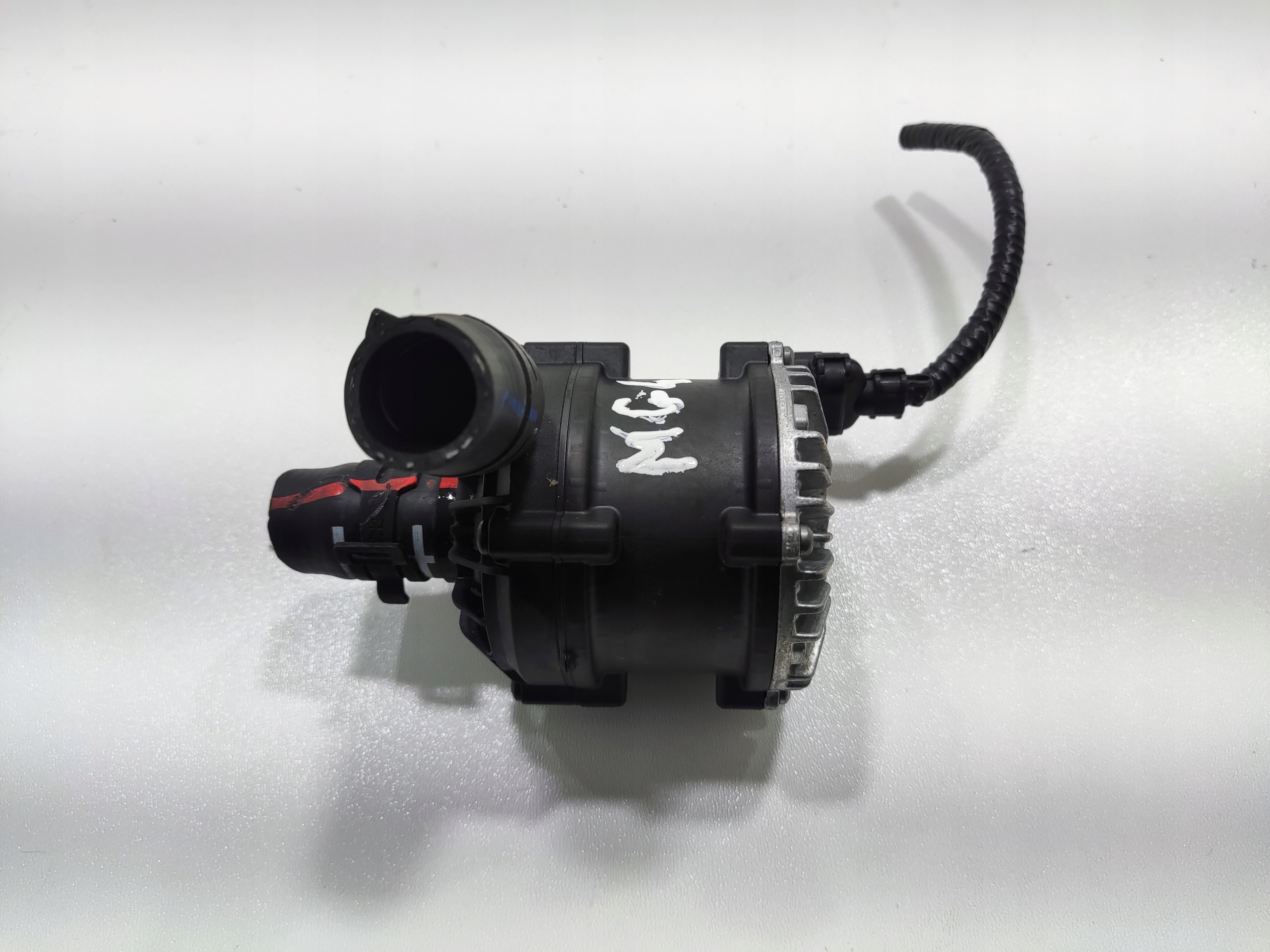 POMOCNÁ VODNÁ PUMPA MG 4 MG4 2022-2025 11240294