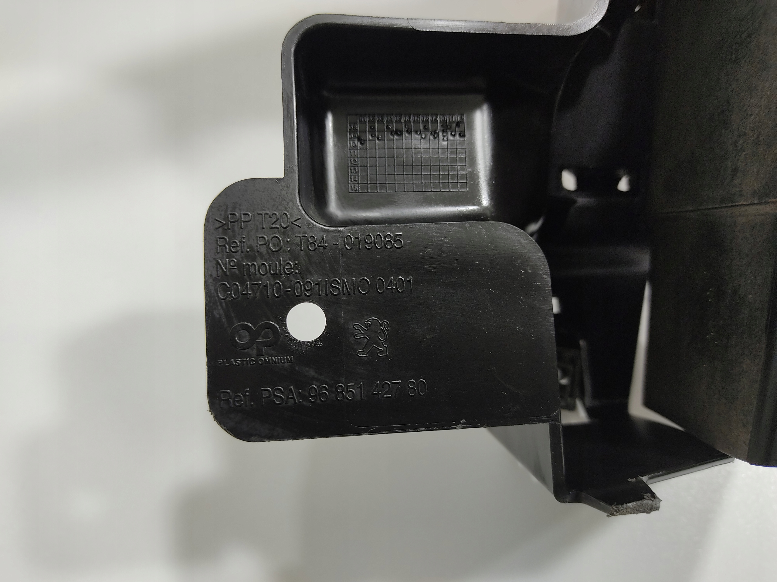 VÝSTUHA CZOŁOWE NÁRAZNÍKA PREDNA POD NÁRAZNÍK PEUGEOT 3008 I 9685142780
