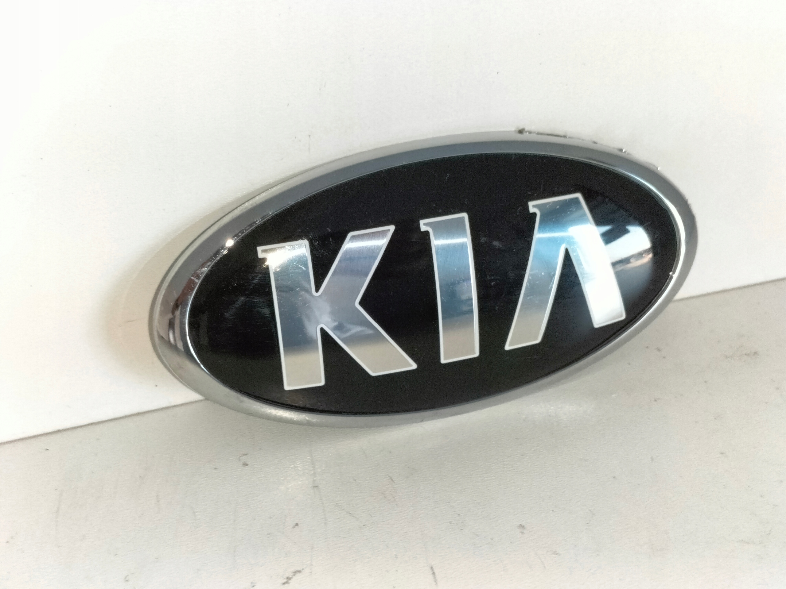 ZNAK EMBLEM ZADNEJ KAPOTY KIA CEED III 18- KOMBI STONIC 17-