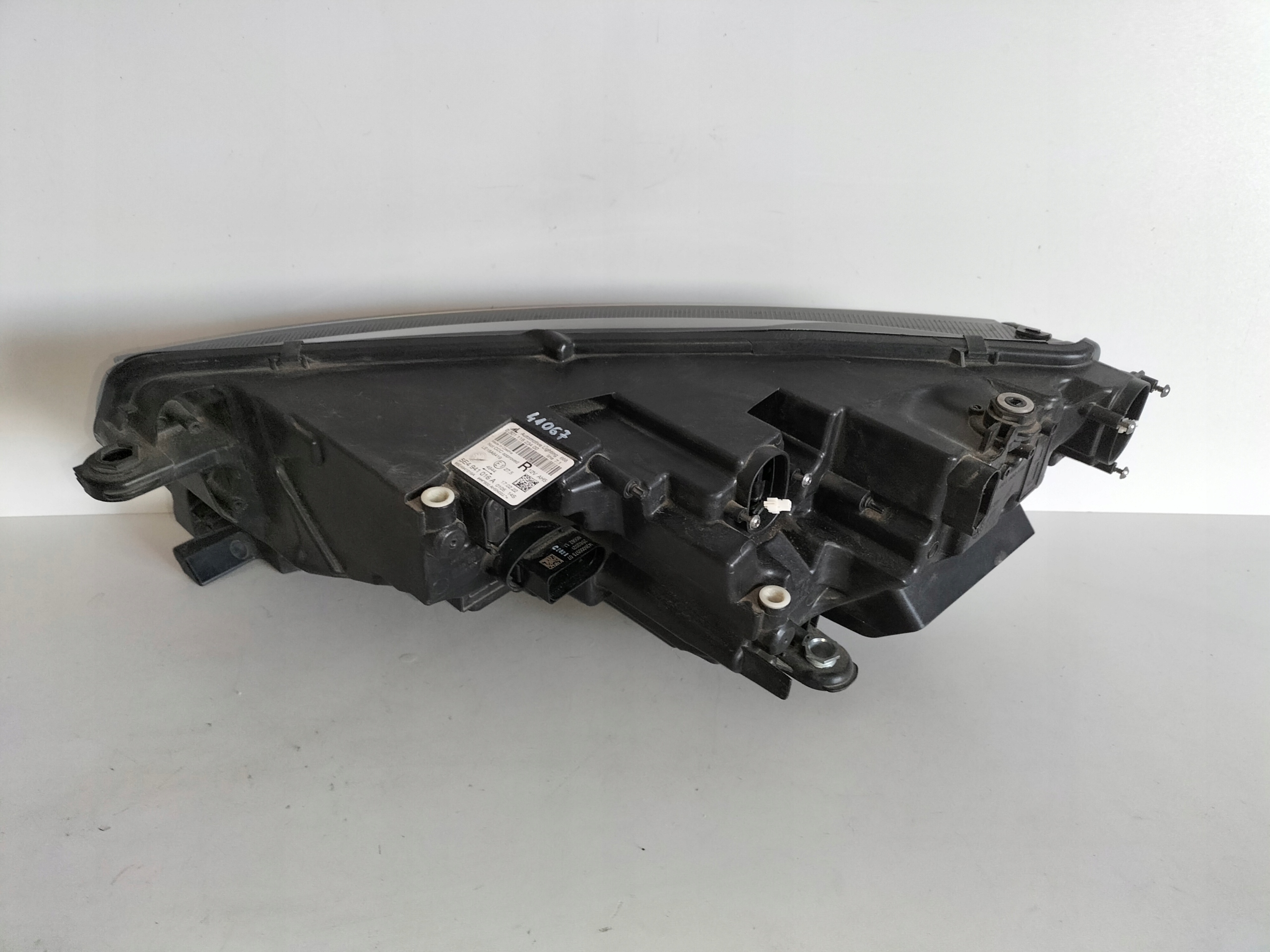 PRAVE PREDNE SVETLO SKODA OCTAVIA 4 IV 19- FULL LED