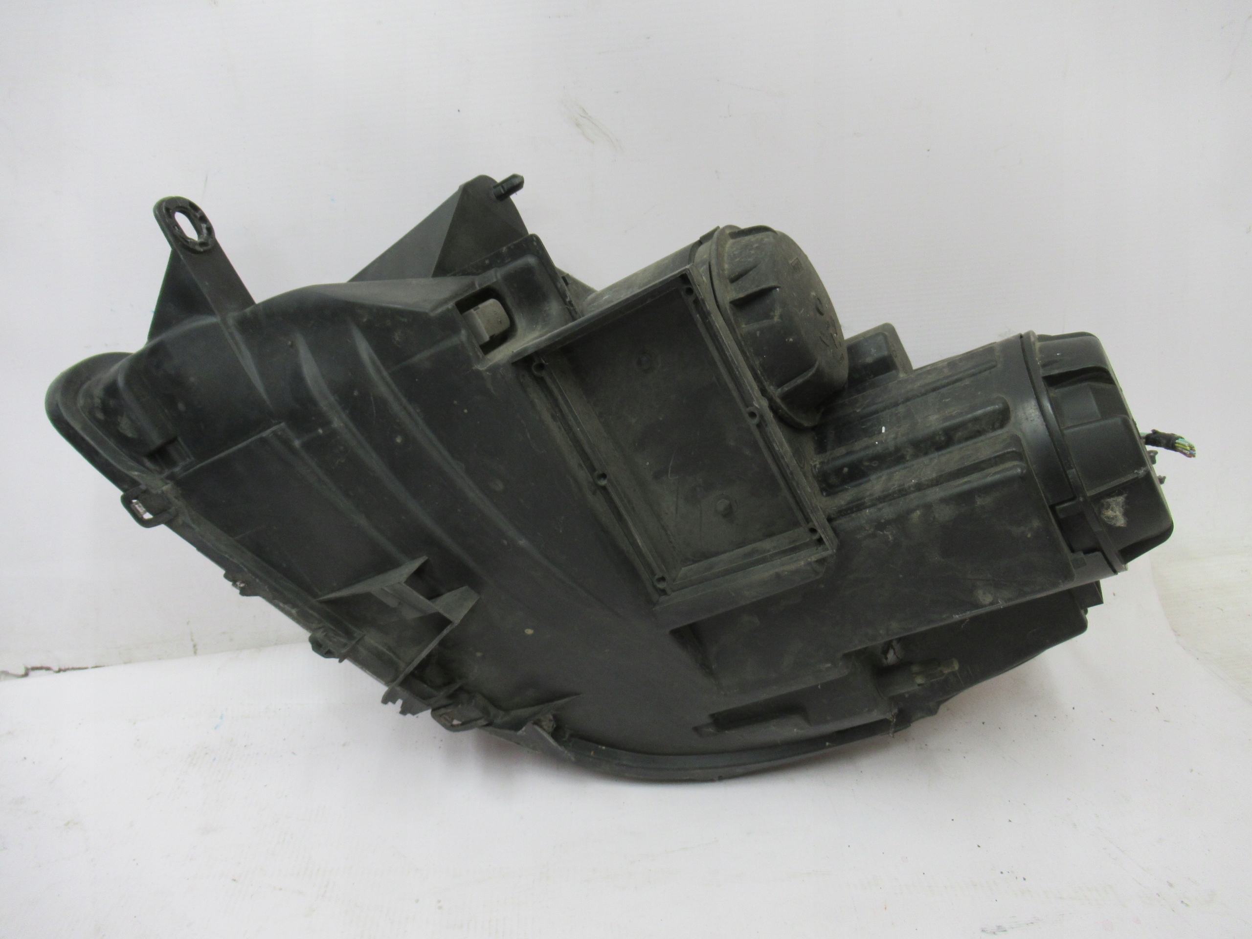 PRAVE PREDNE SVETLO CITROEN C8