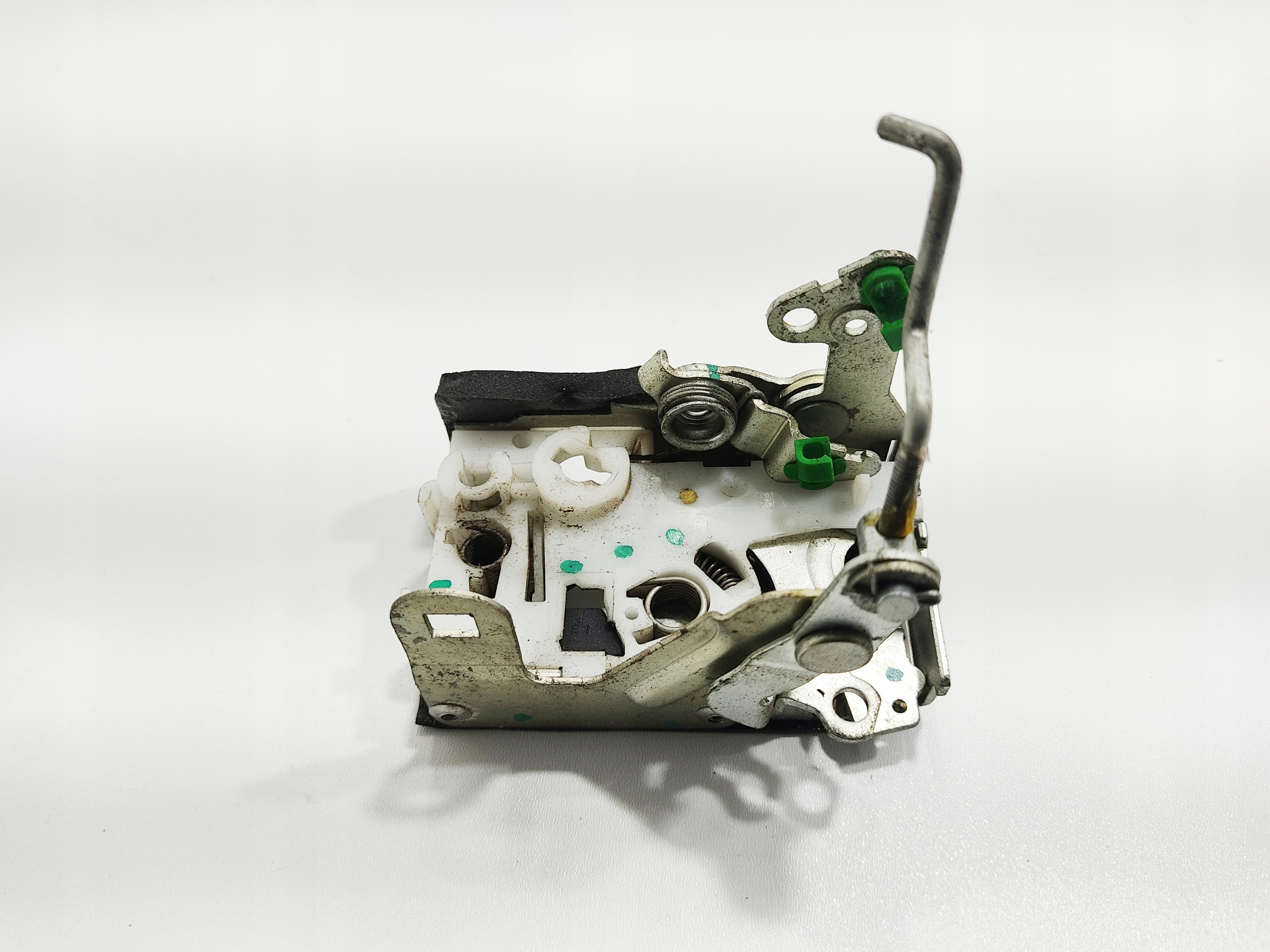 ZAMOK LAVYCH ZADNYCH DVERI LAND ROVER DEFENDER 1999-2014 EUROPA