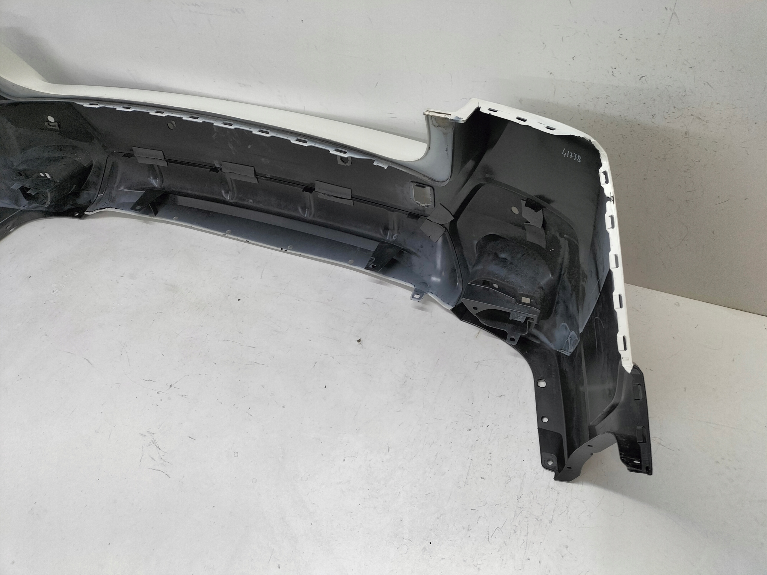 ZADNÝ NÁRAZNÍK SUBARU XV CROSSTREK 17-
