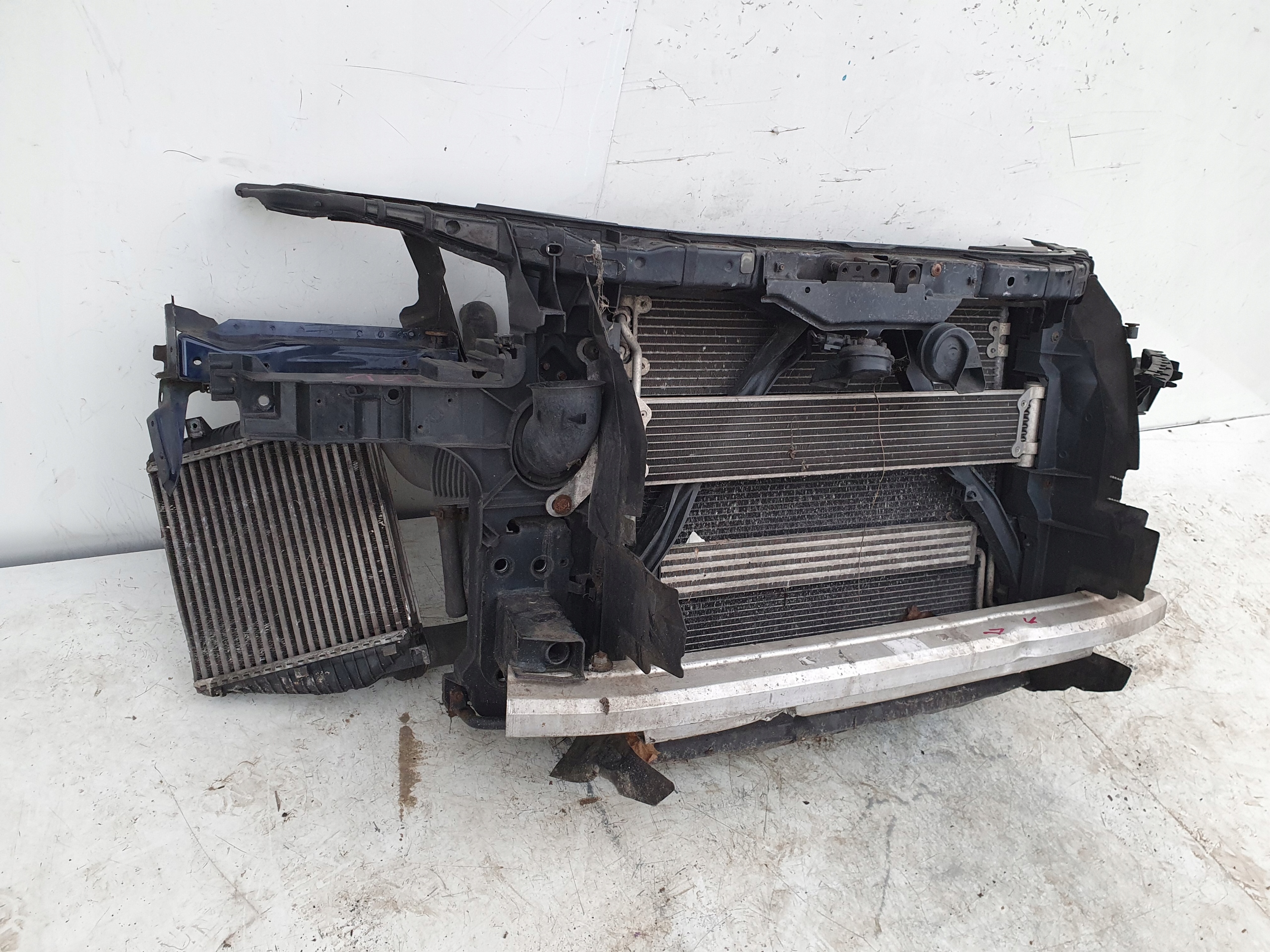 AUDI Q7 4L 3.0 TDI PREDNE CELO