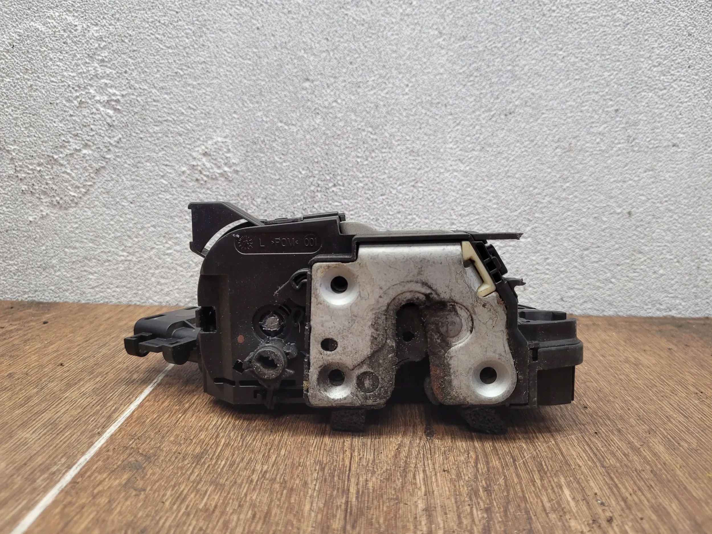 Renault Trafic III 3 vivaro II 825037886R ZAMOK LAVY DVERE POSUVNYCH