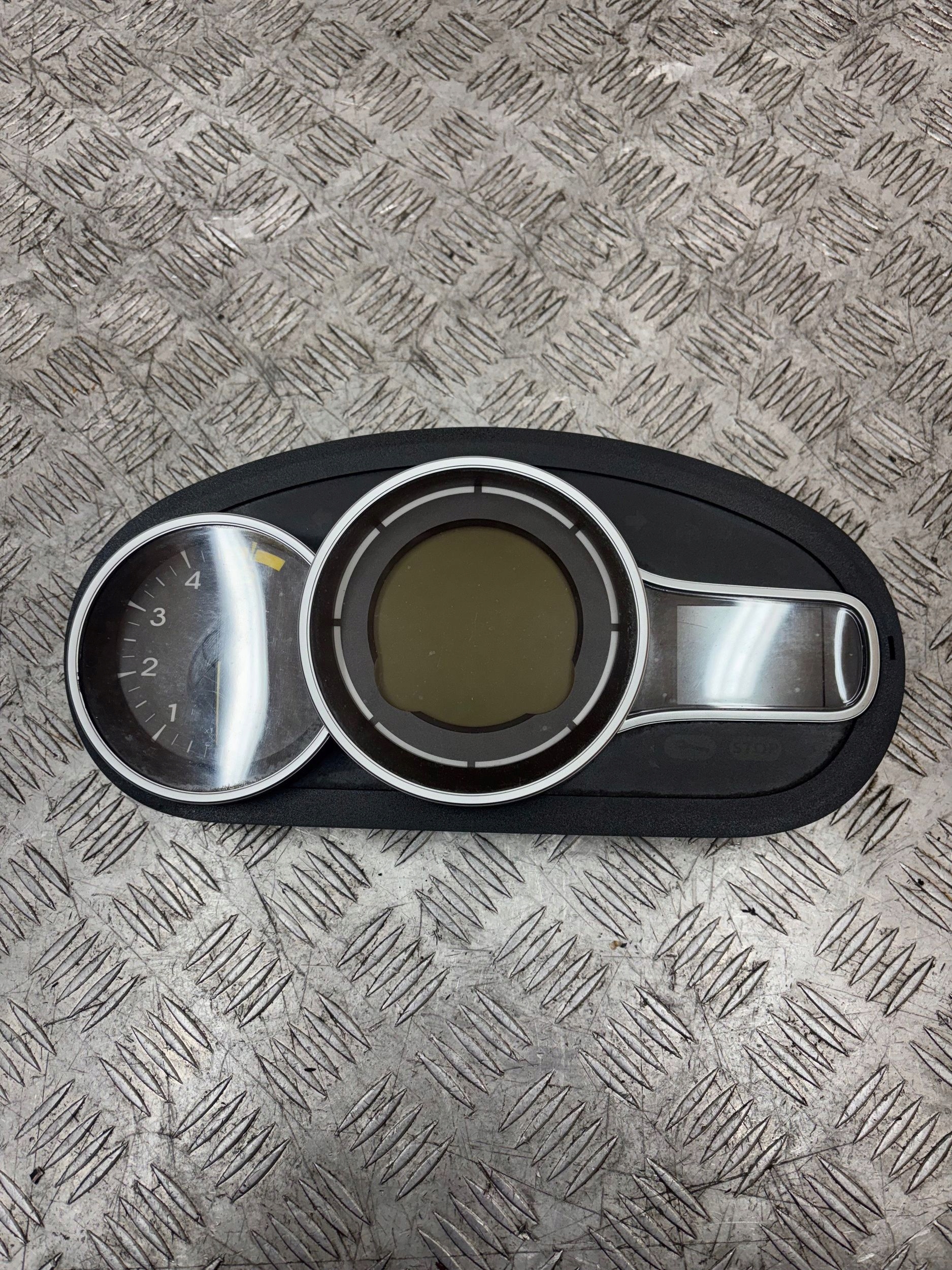 TACHOMETER BUDIKY RENAULT MEGANE III 3 1.5 DCI 248107859R