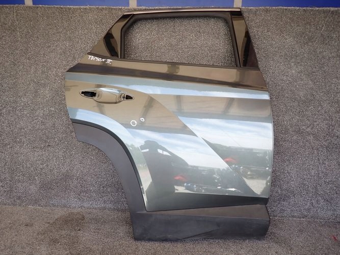 HYUNDAI TUCSON 19- PRAVE ZADNE DVERE