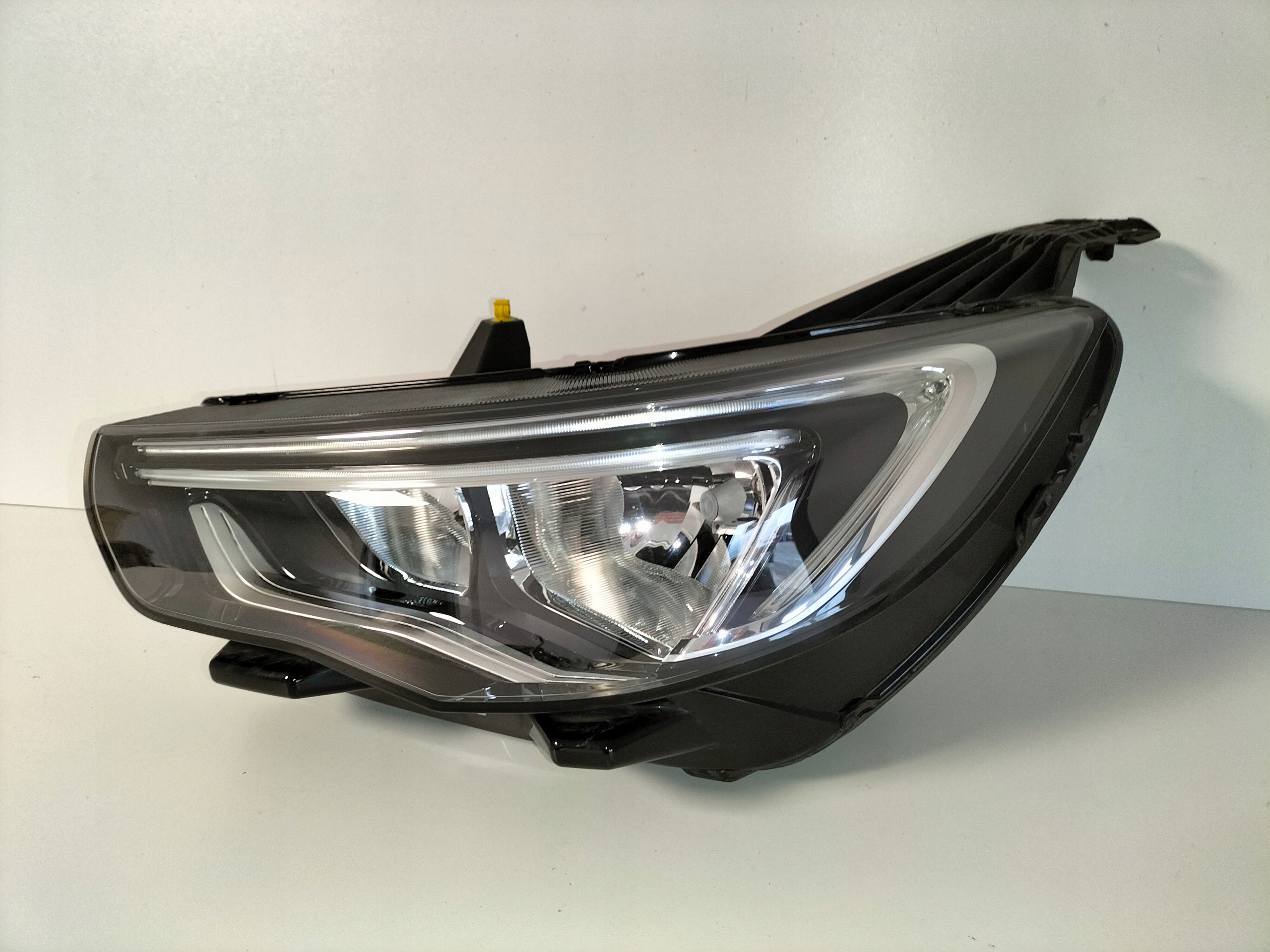 LAVE PREDNE SVETLO OPEL GRANDLAND X 17-21