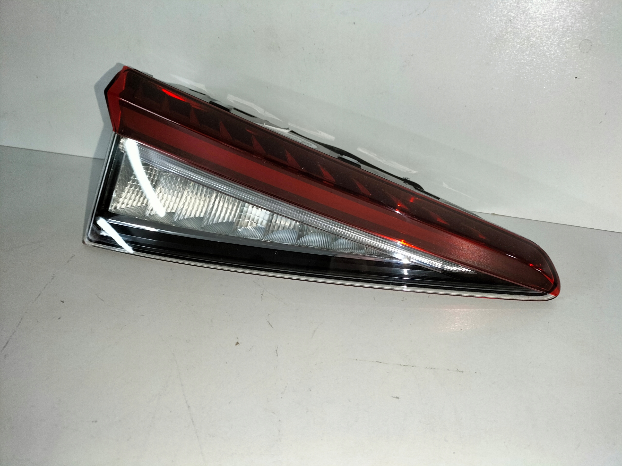 LAVE ZADNE SVETLO SKODA ENYAQ 21-