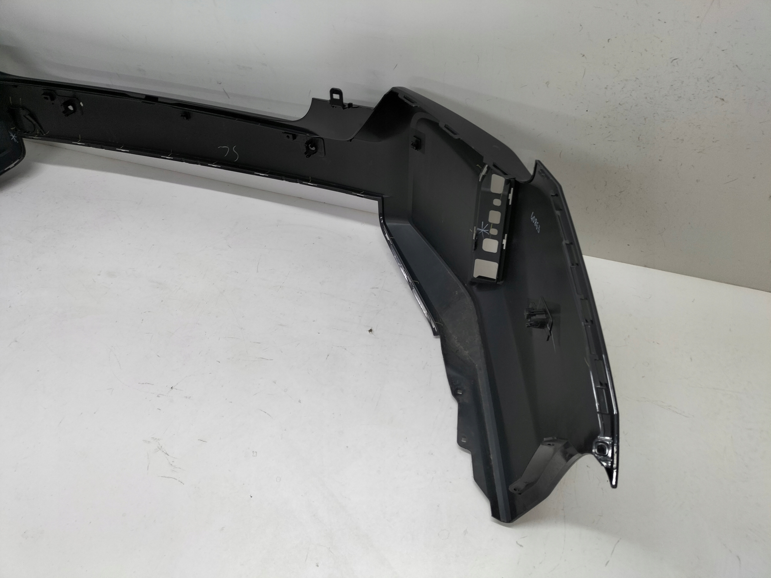 ZADNÝ NÁRAZNÍK BMW M2 G87 23-
