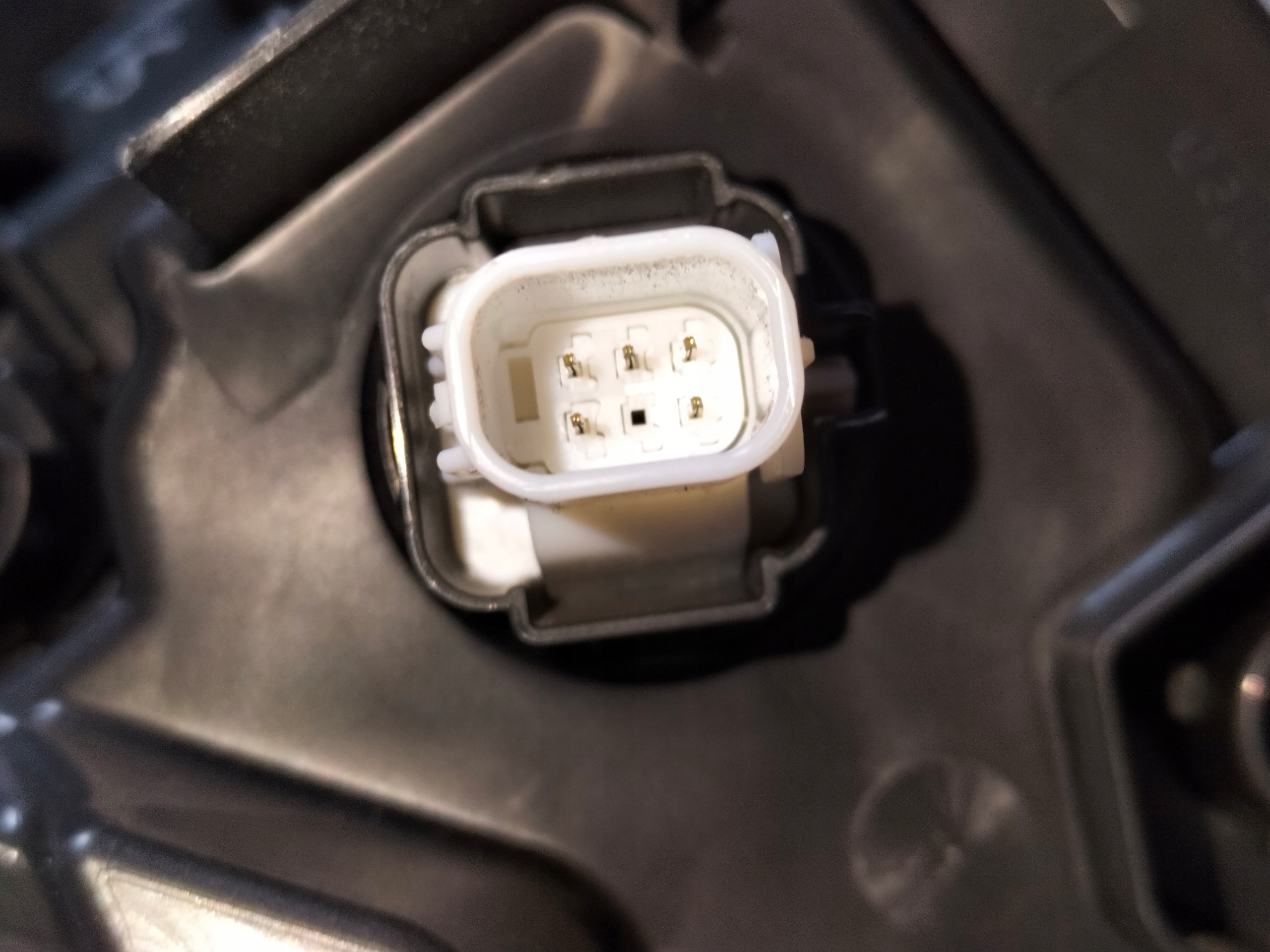 LAVE PREDNE SVETLO TOYOTA COROLLA E21 LIFT 22- HB/KOMBI FULL LED