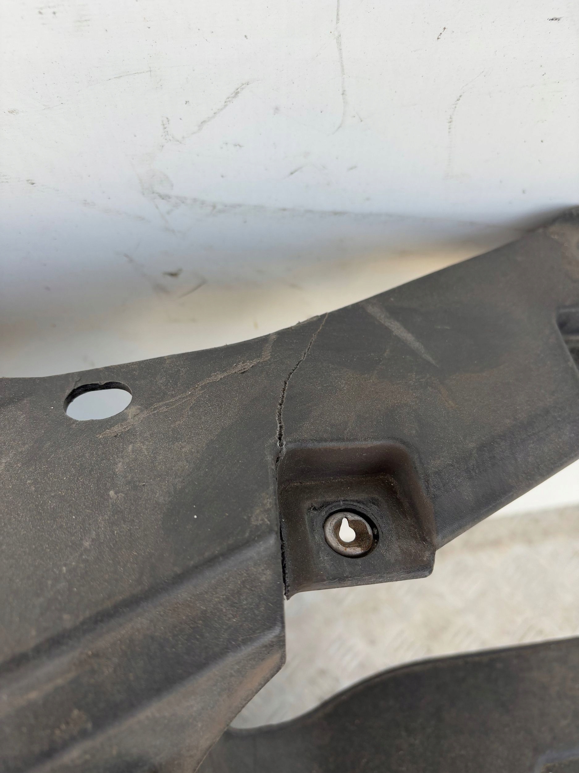 PREDNE CELO CHLADICE VW TOURAN I 2.0 TDI 03-