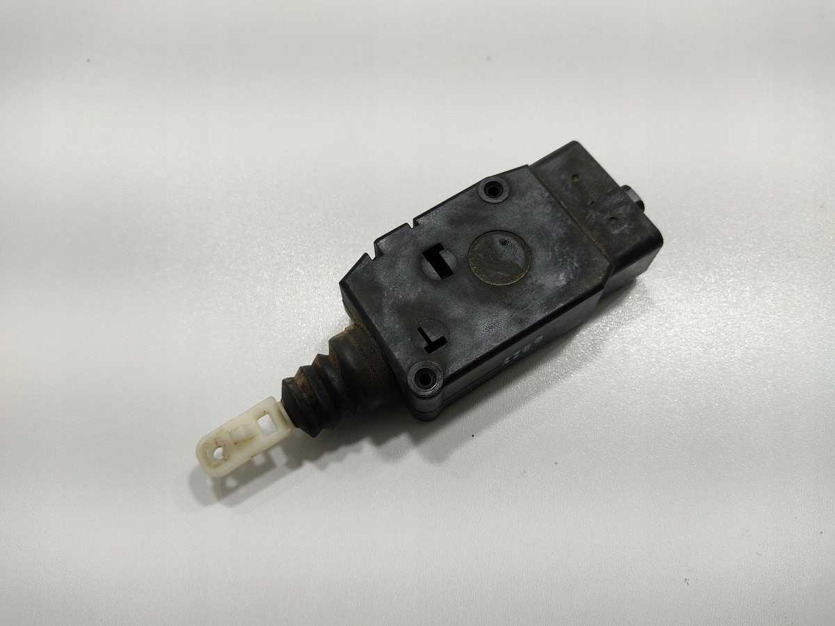 MODUL CENTRÁLNEHO ZAMYKANIA PRAVÝCH PREDNÝCH DVERÍ LAND ROVER DEFENDER