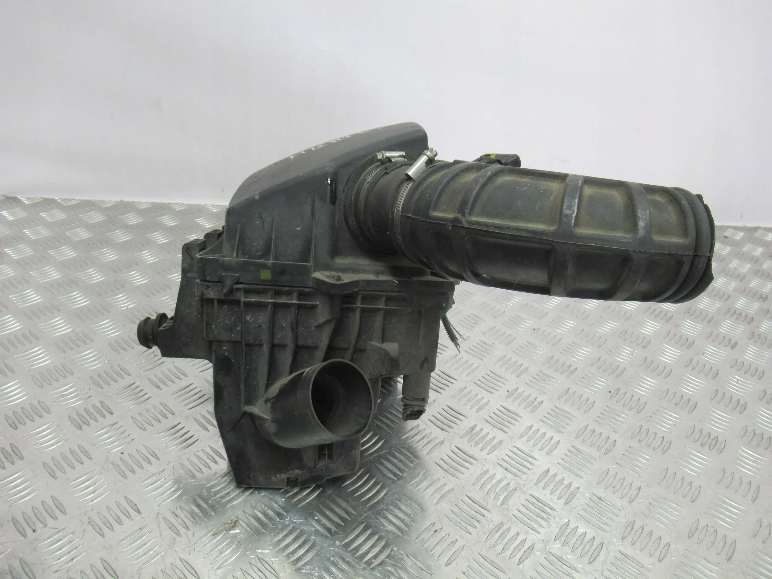 OBAL VZDUCHOVÉHO FILTERA MERIVA B 1.3 CDTI