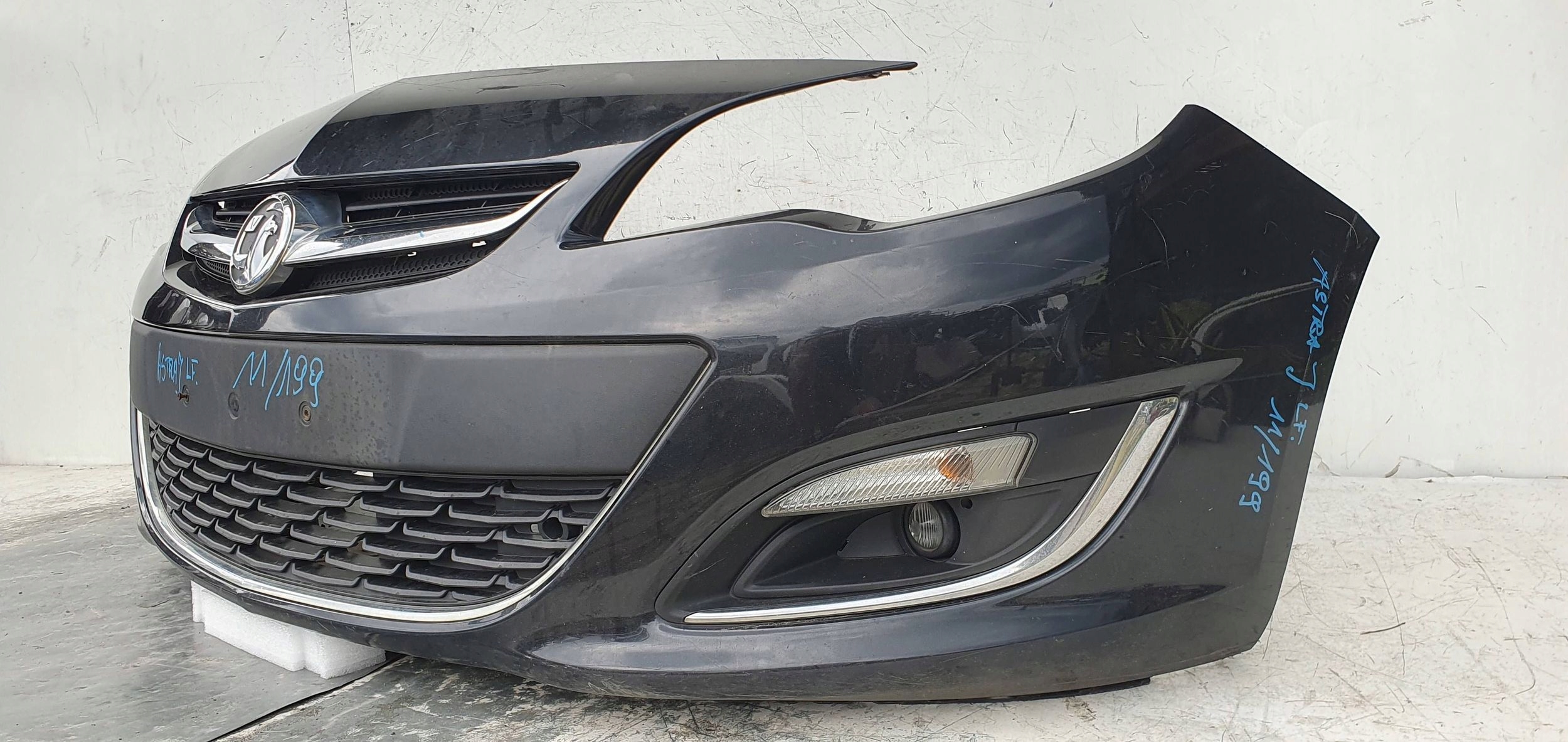 Opel Astra J LIFT PREDNÝ NÁRAZNÍK 13368660