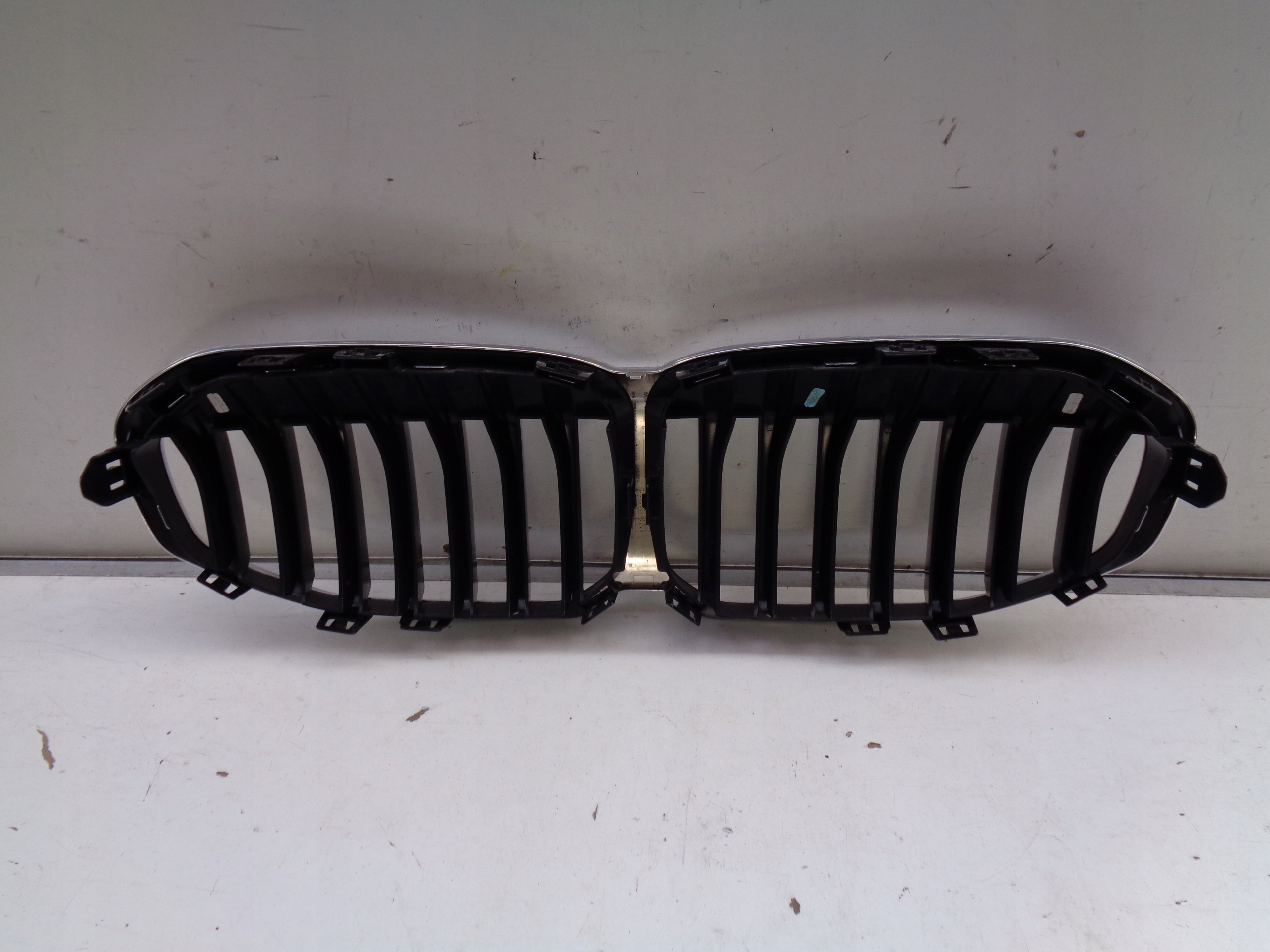 MRIEZKA LISTA BMW 1 F40 19-