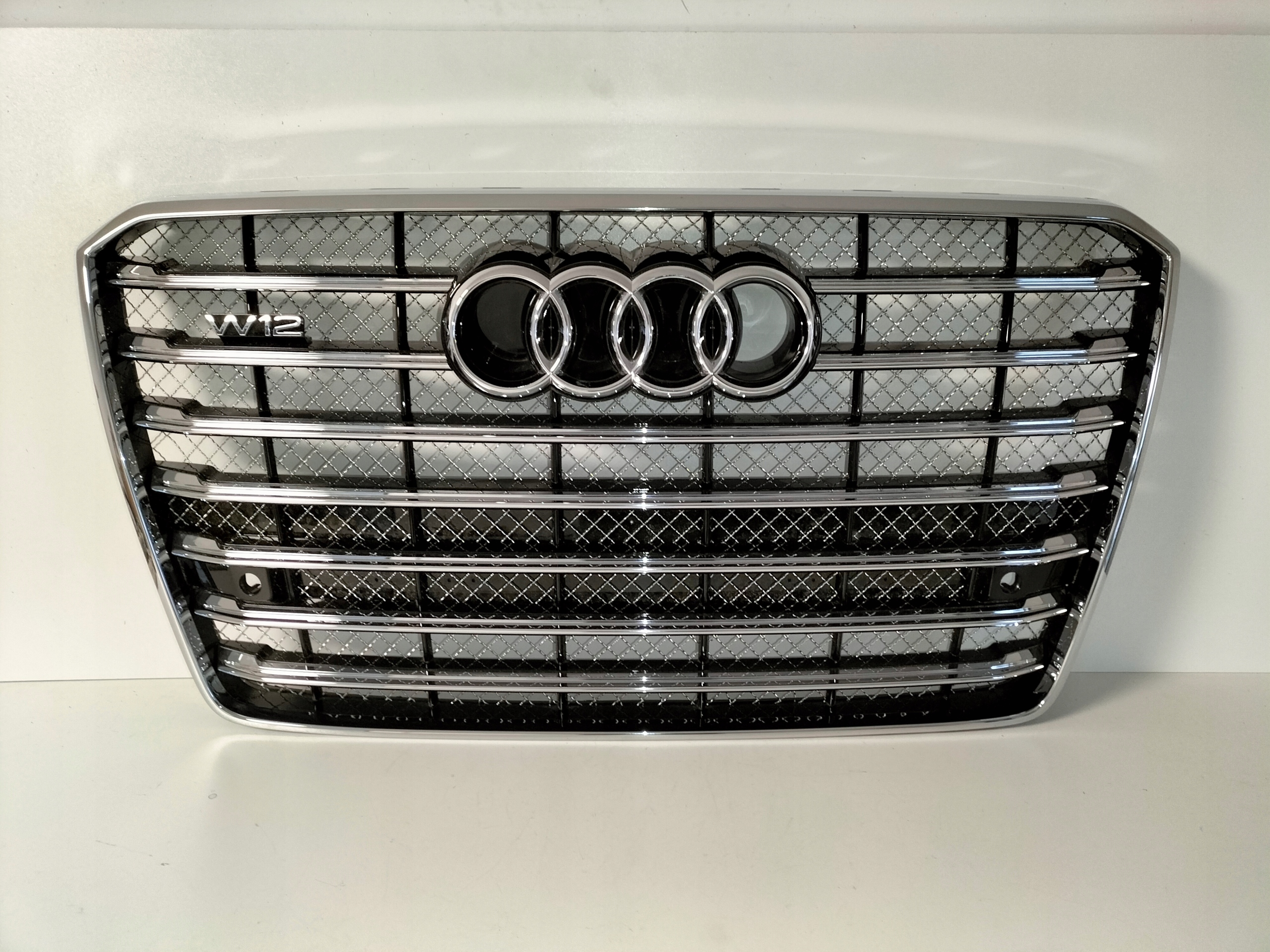 MRIEZKA LISTA AUDI A8 D4 4H0 LIFT 14-17 W12