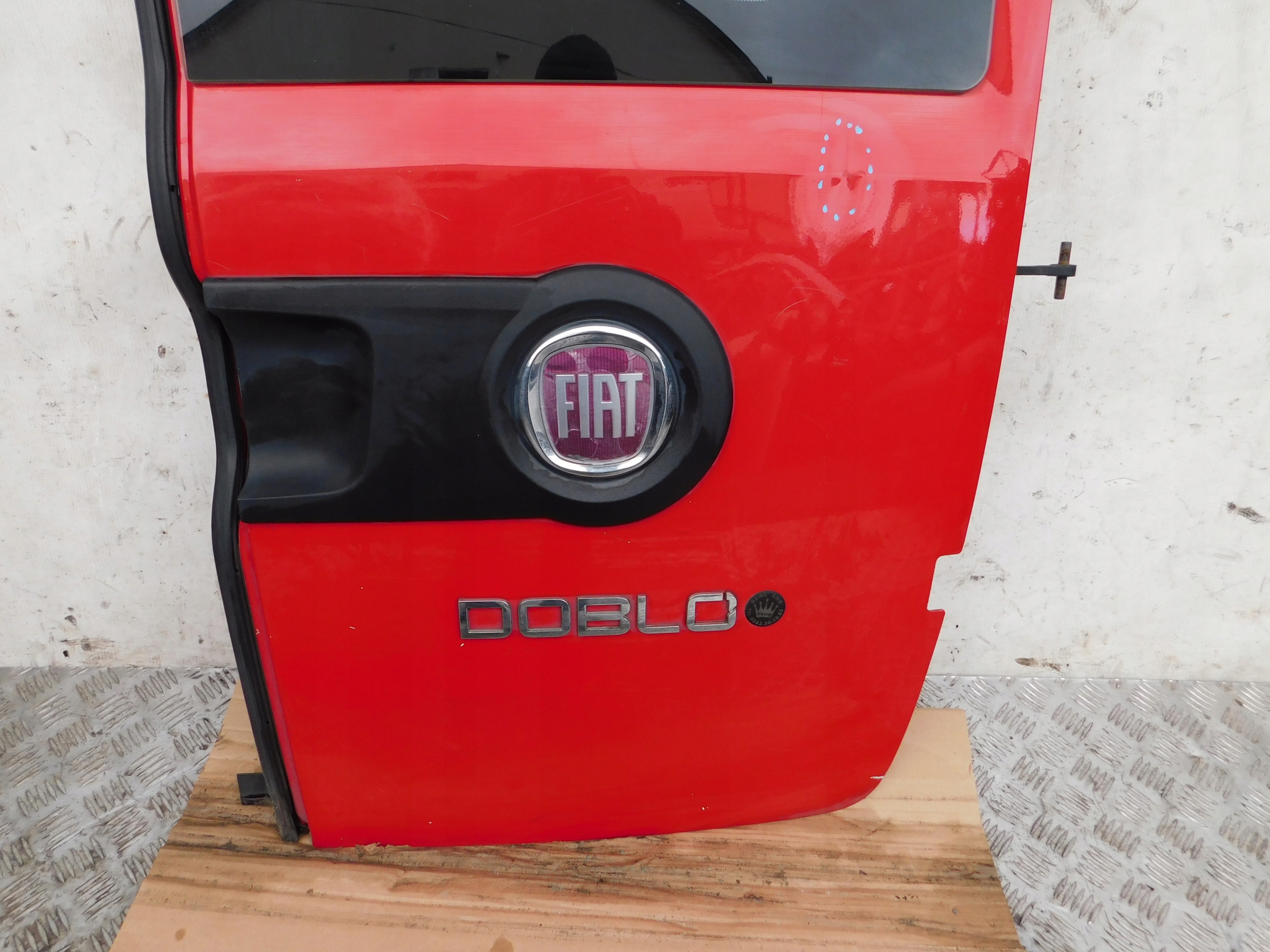 PRAVE ZADNE DVERE FIAT DOBLO 10-